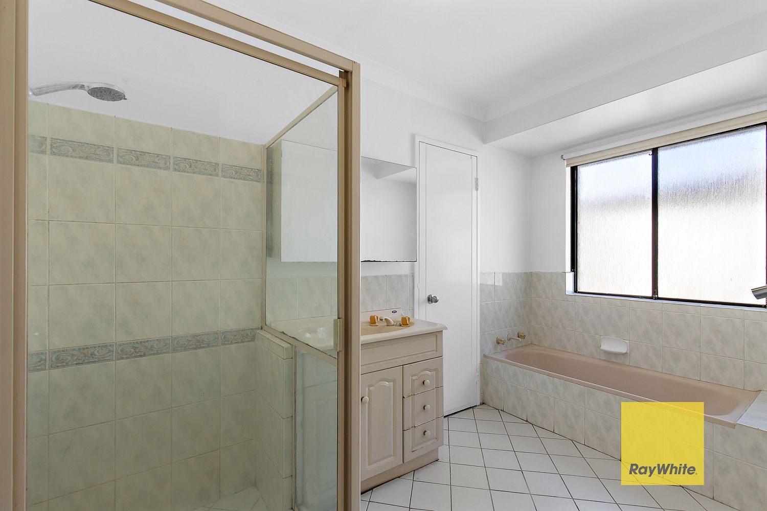 7 Irwin Close — photo 17 of 18