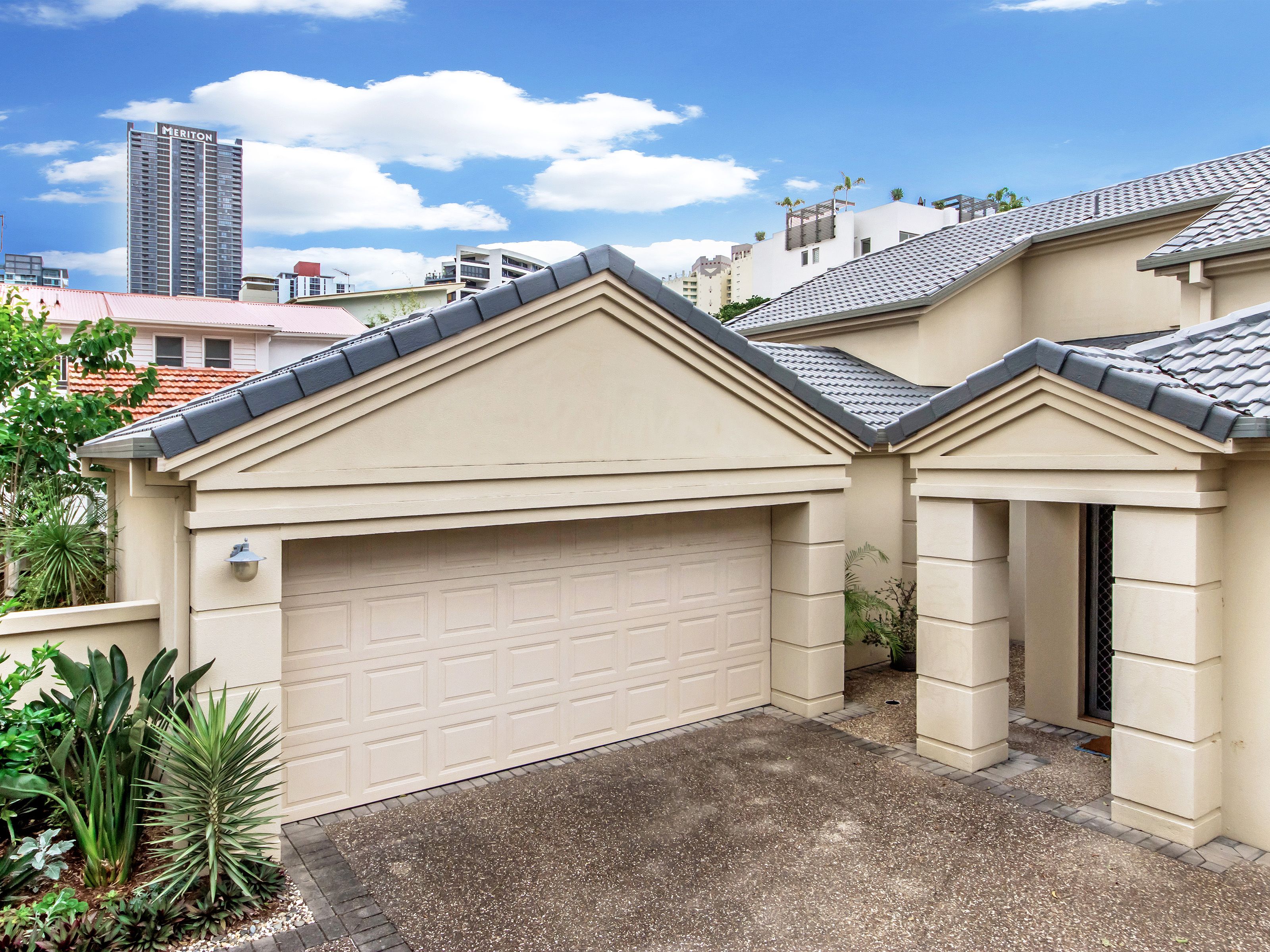 4/23-25 Bauer Street, Southport, QLD 4215