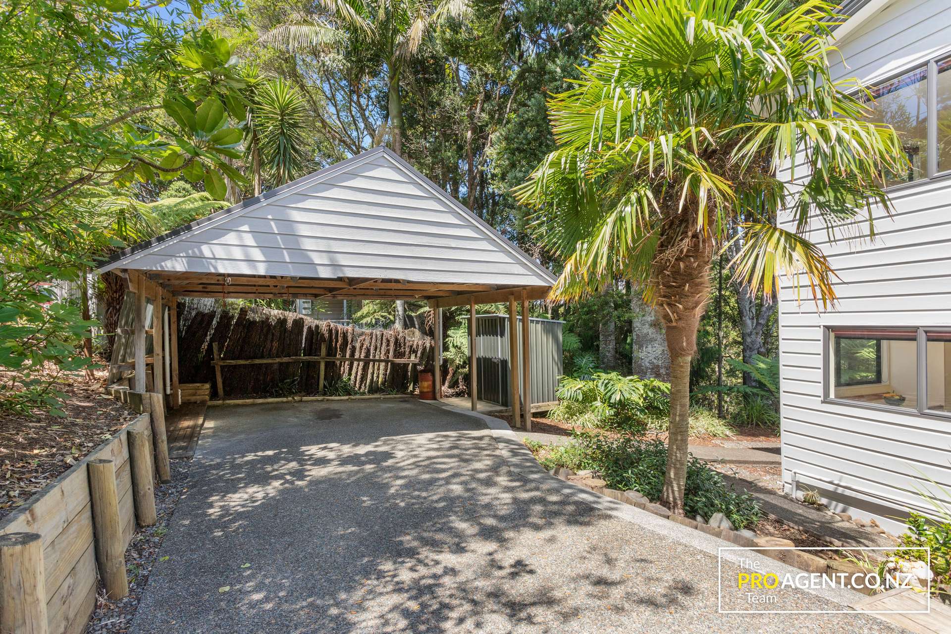 352 Huia Road photo 18