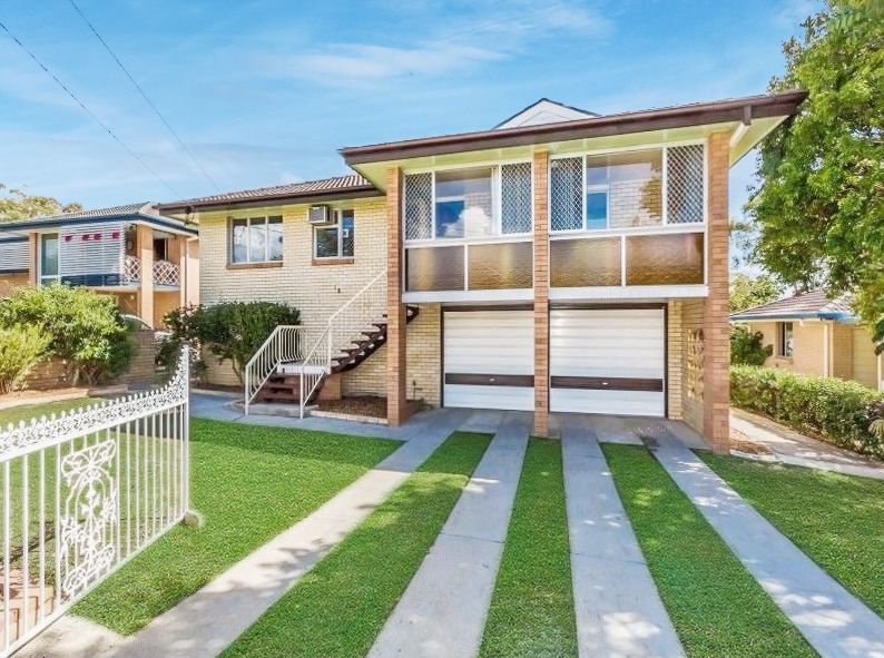 18 Waratah Drive, Clontarf QLD 4019