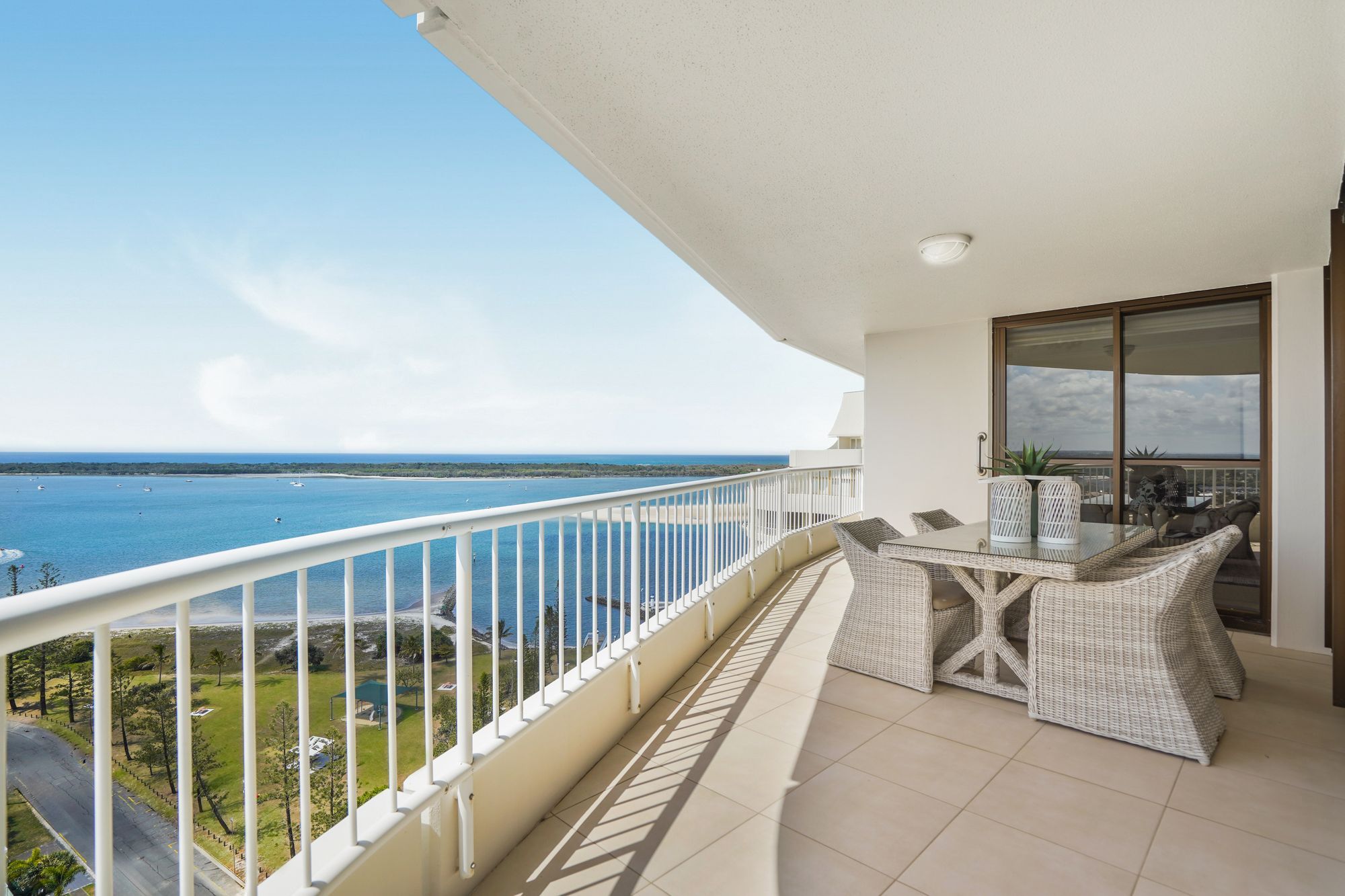 55/5-7 Oatland Esplanade — photo from Ray White Surfers Paradise