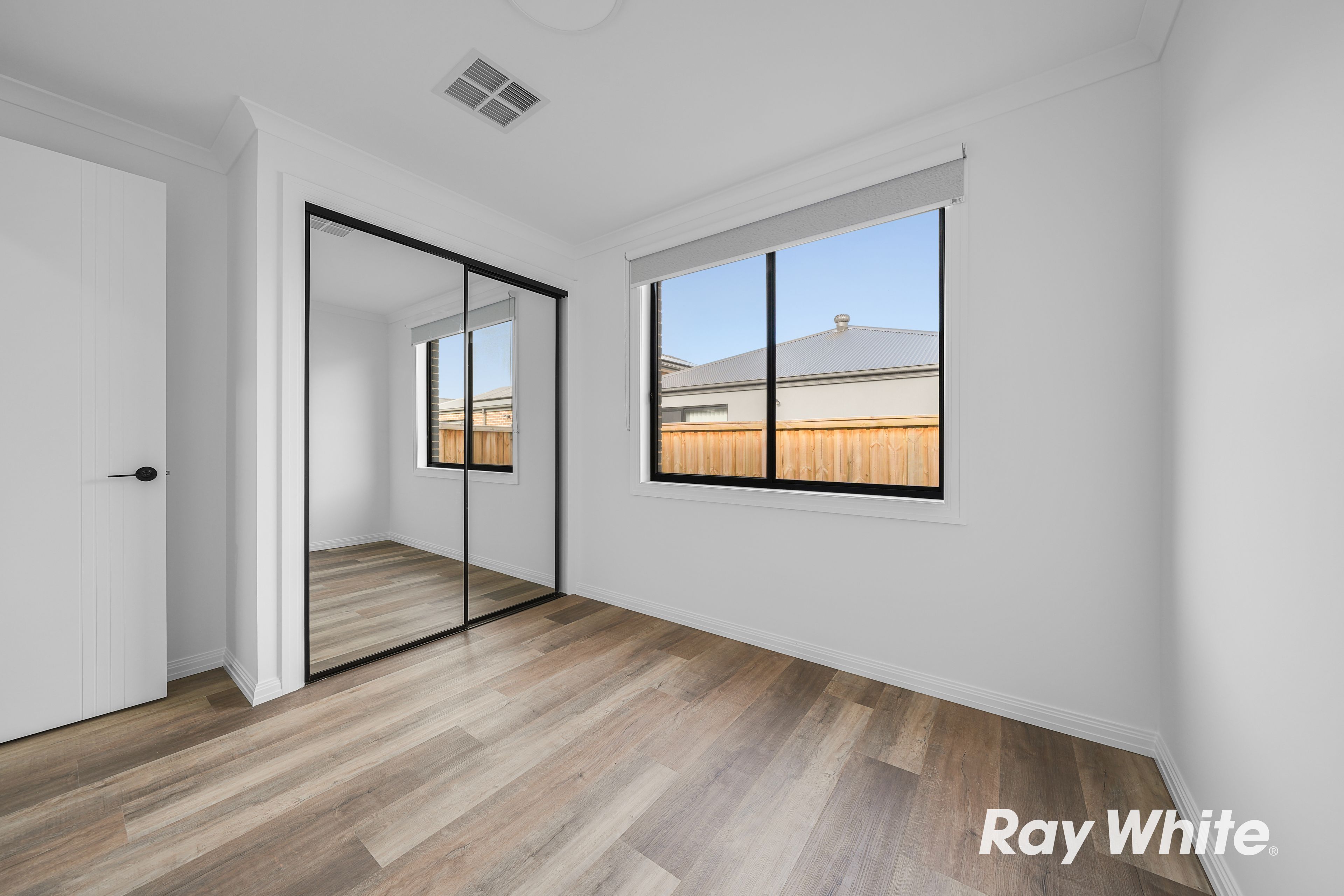15 Kilarnie Boulevard — photo 12 of 26