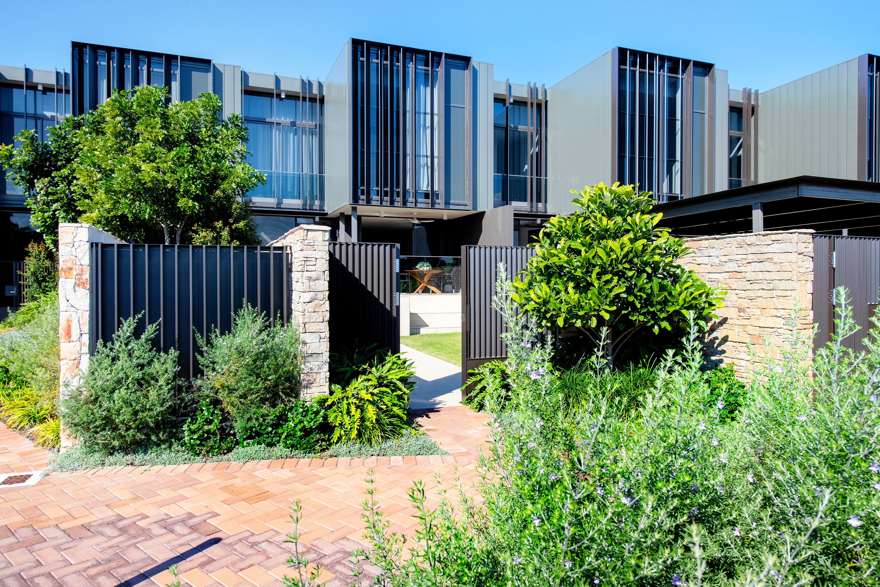 2/1 Grand Jabiru Way — photo 17 of 19