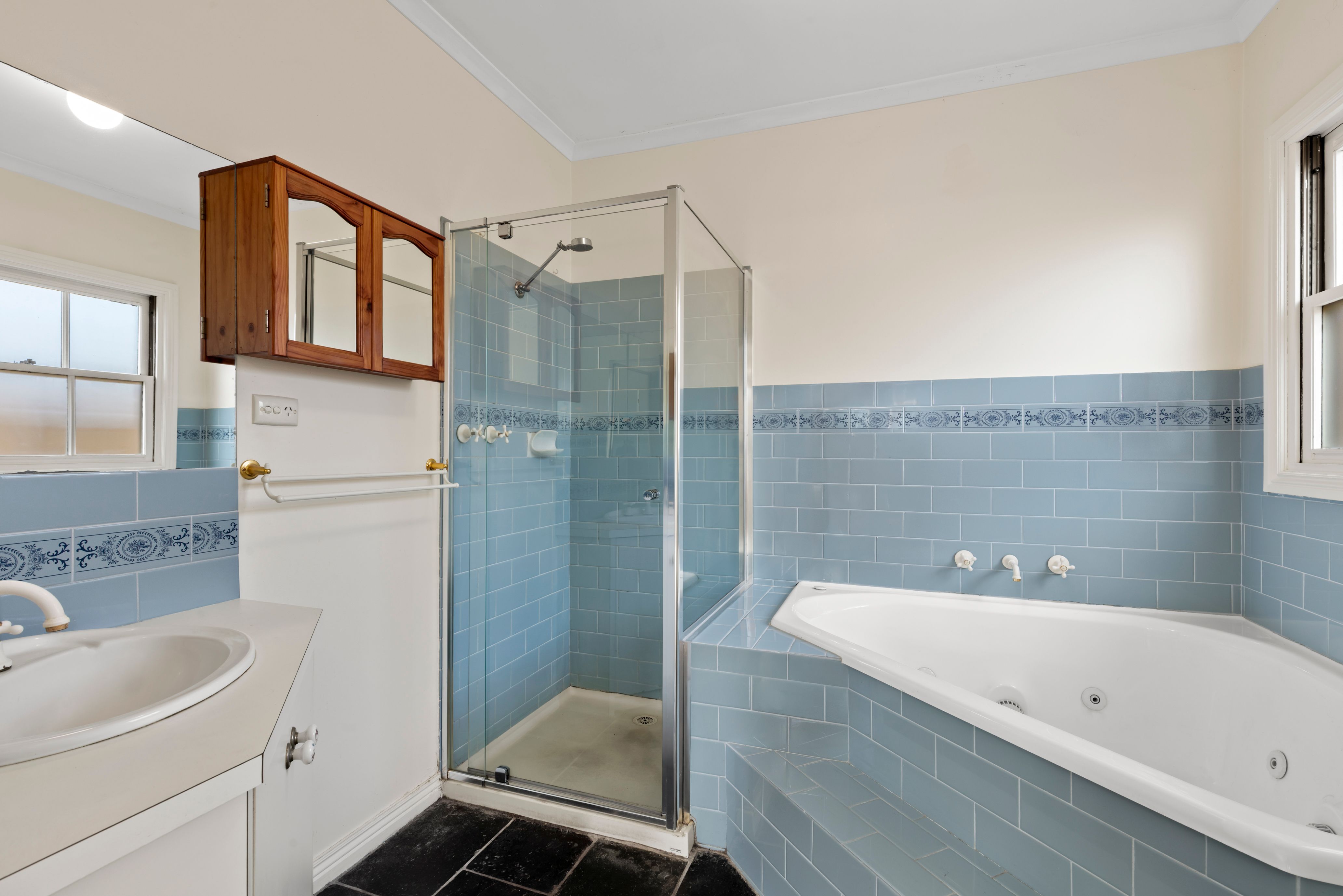 13 Ainslie Avenue — photo 9 of 15