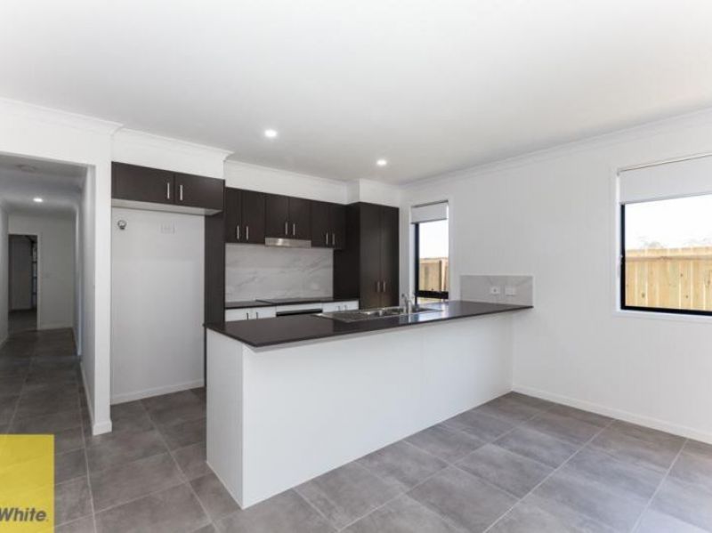 31 Booth Street, Redbank, QLD 4301
