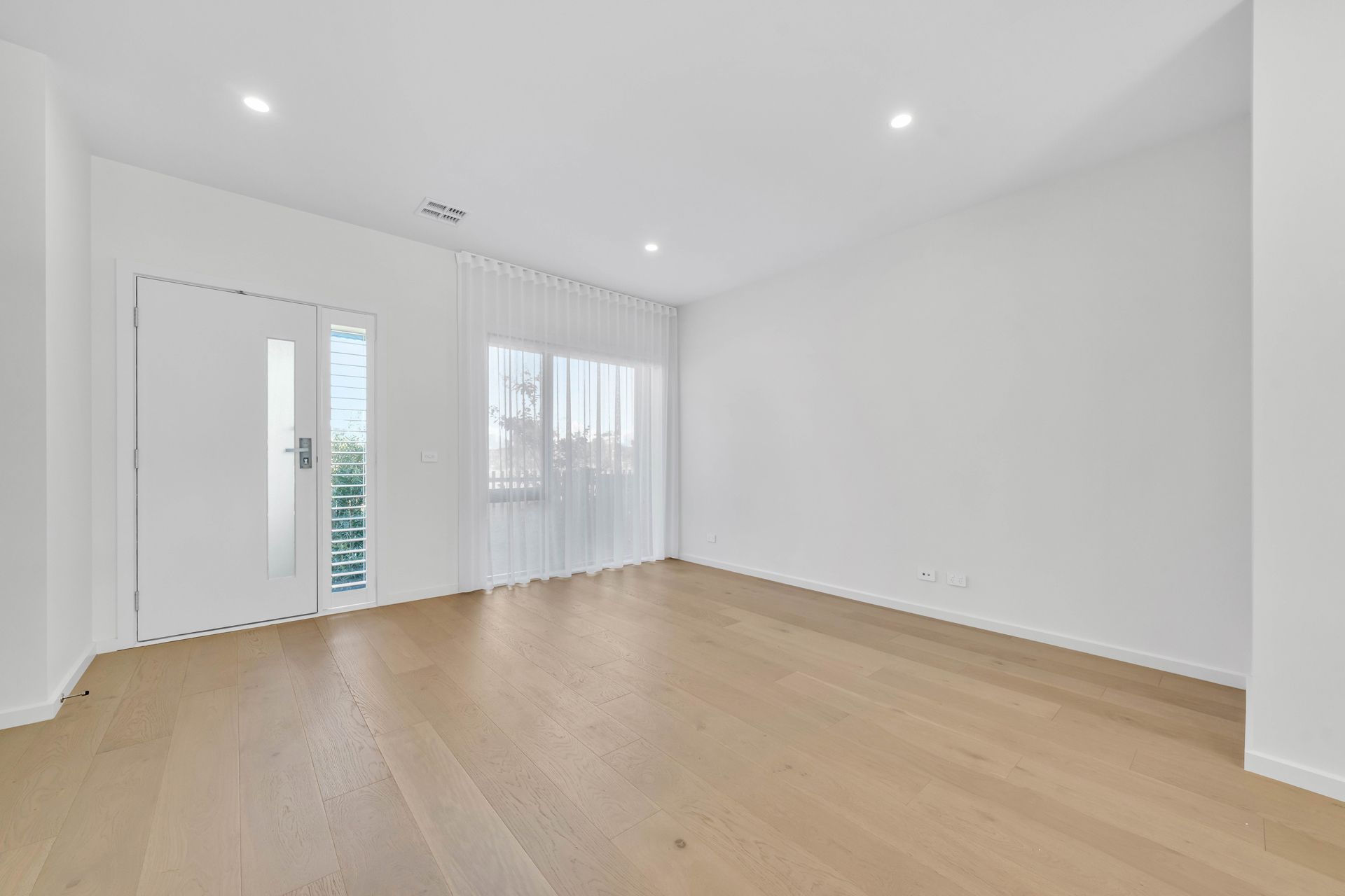 5 Allemande Walk, Cranbourne South, VIC 3977