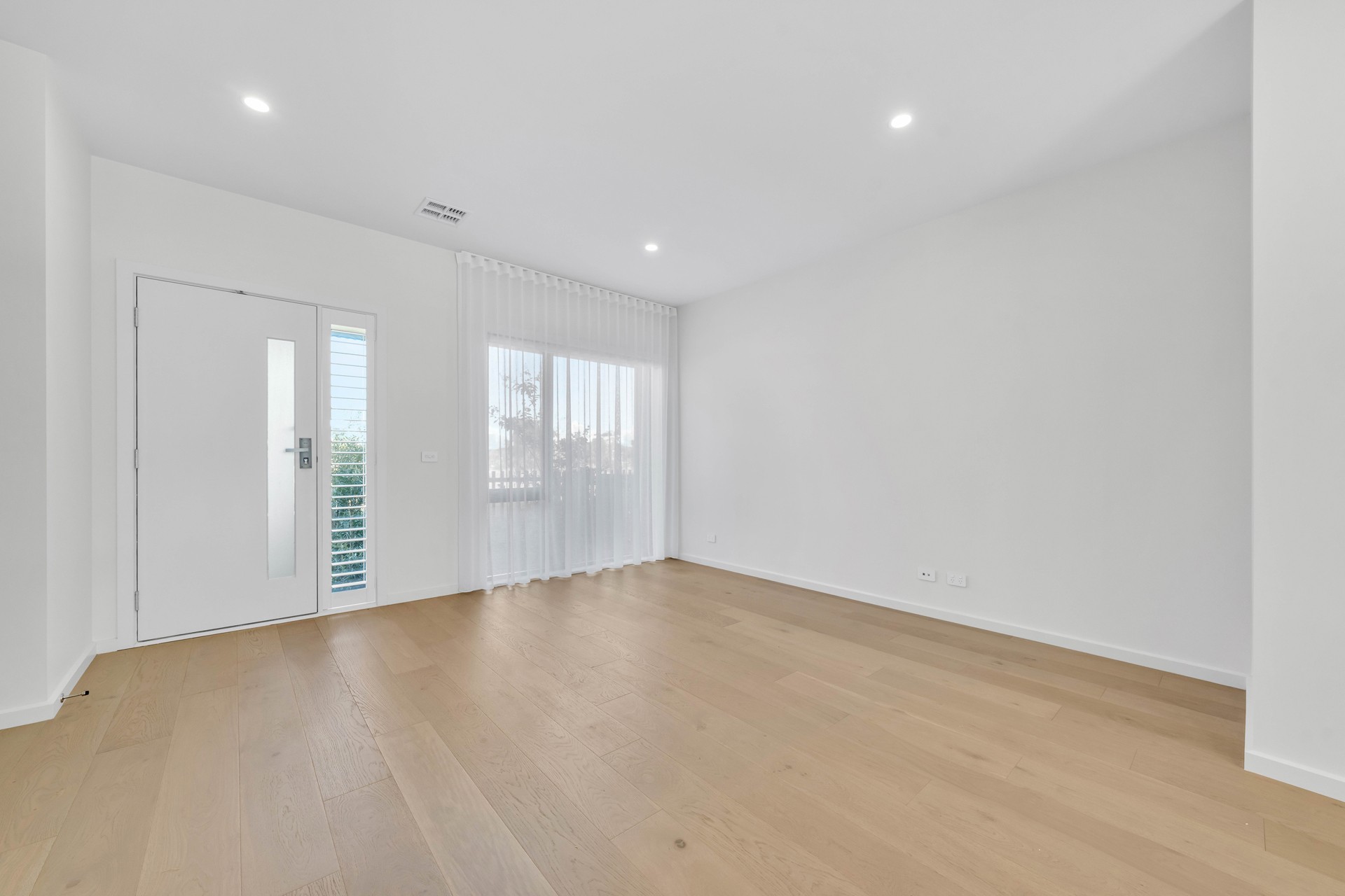 5 Allemande Walk, Cranbourne South, VIC 3977