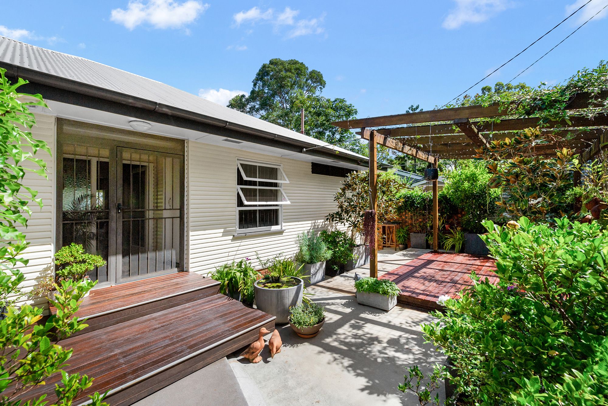 22 Crag Road, Taringa, QLD 4068