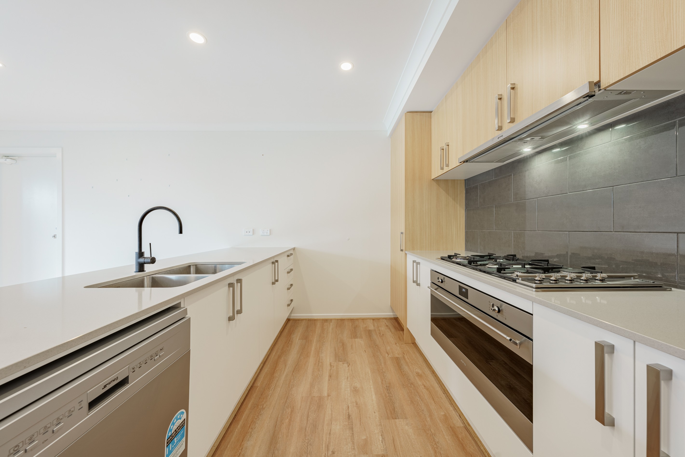 5 Hebrides Close, Cranbourne West, VIC 3977