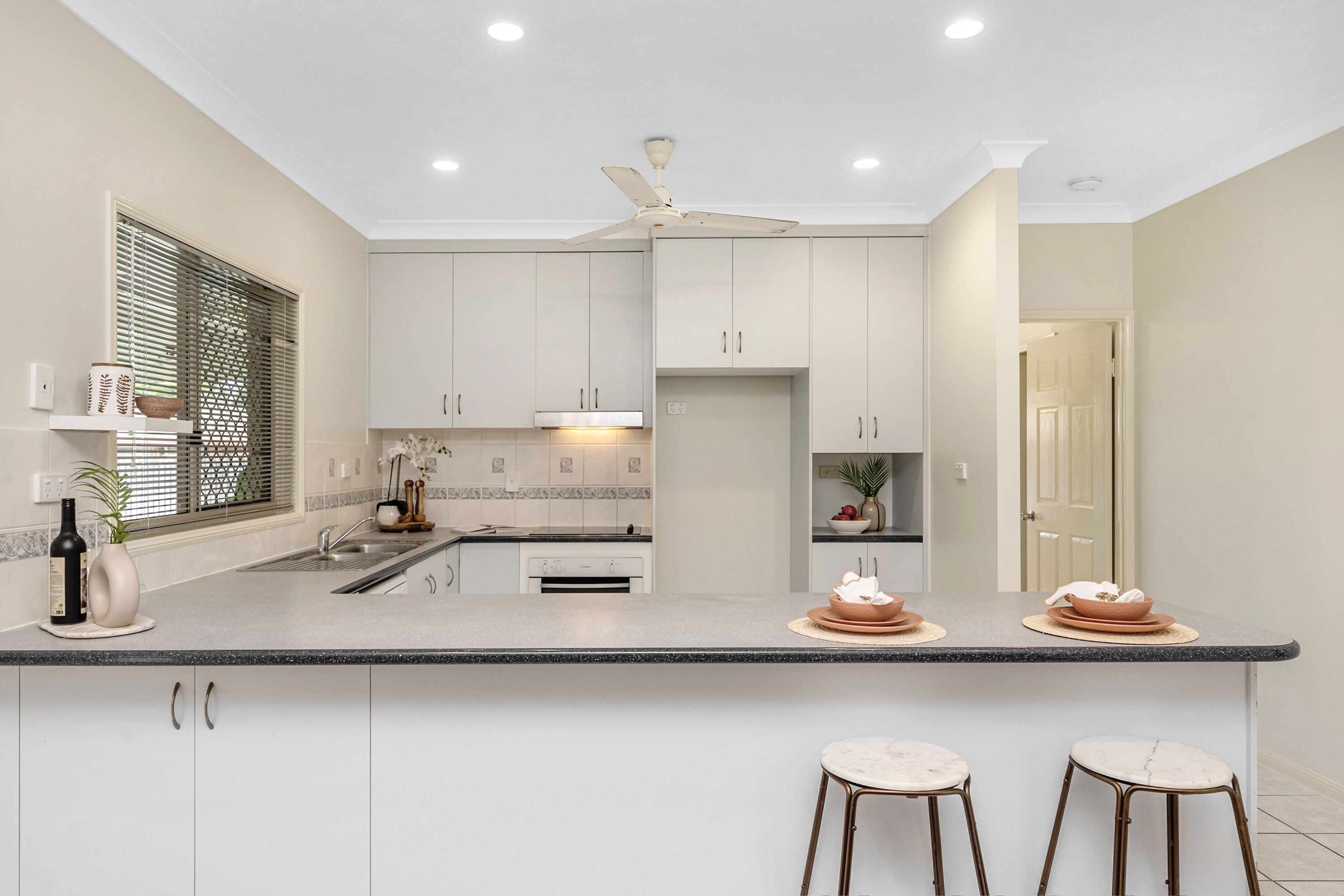 6 Yeldham Court — photo 5 of 16