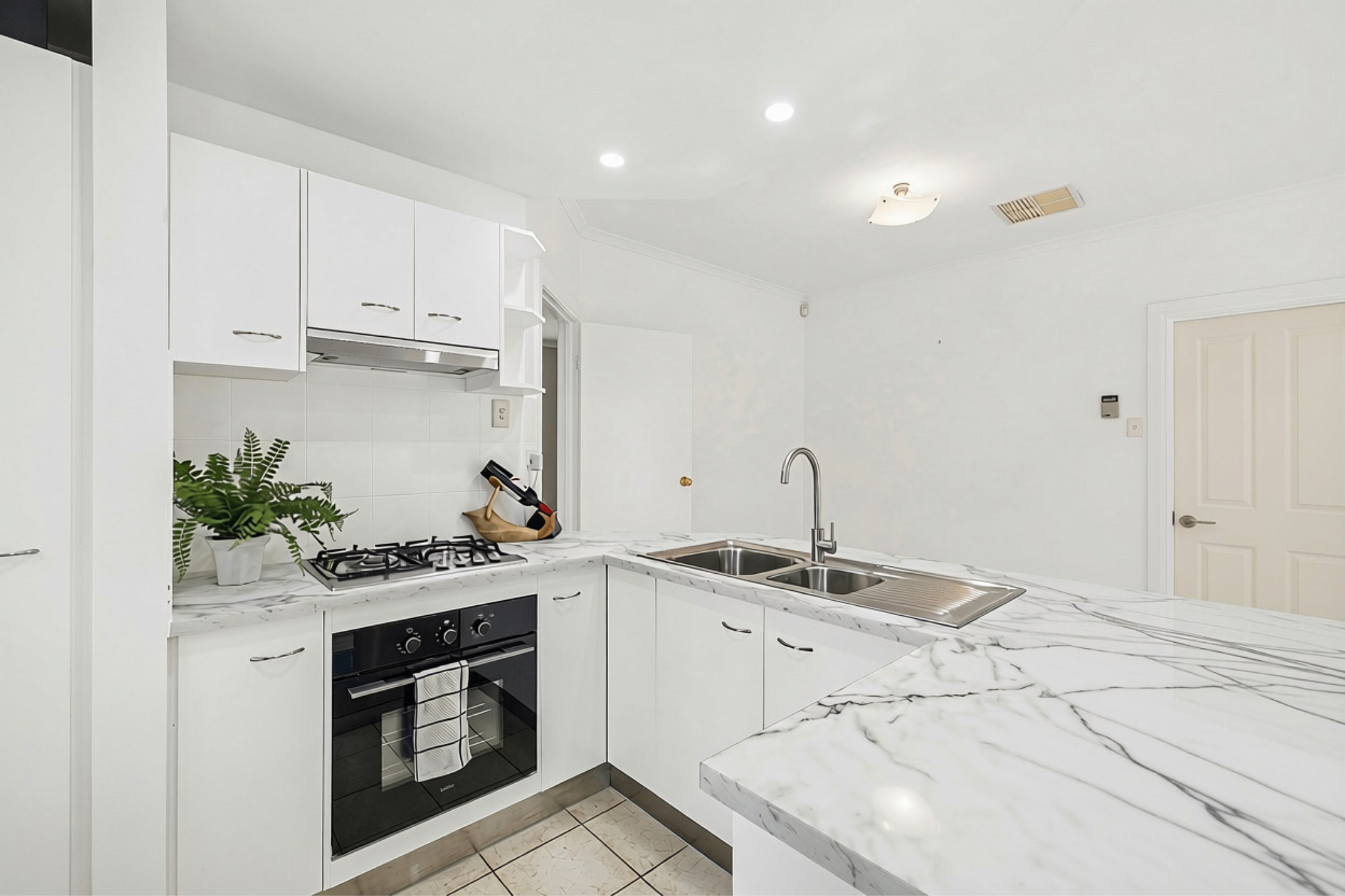 4/23 Parkview Drive — photo 3 of 17