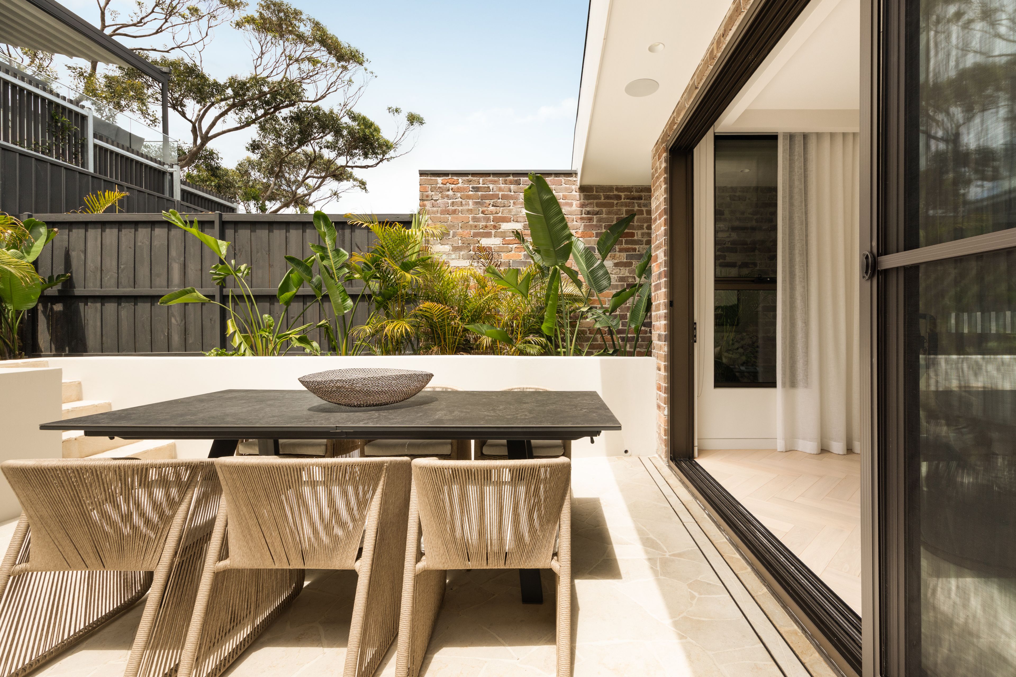 Residence 2/23 Hardy Street — photo 11 of 18