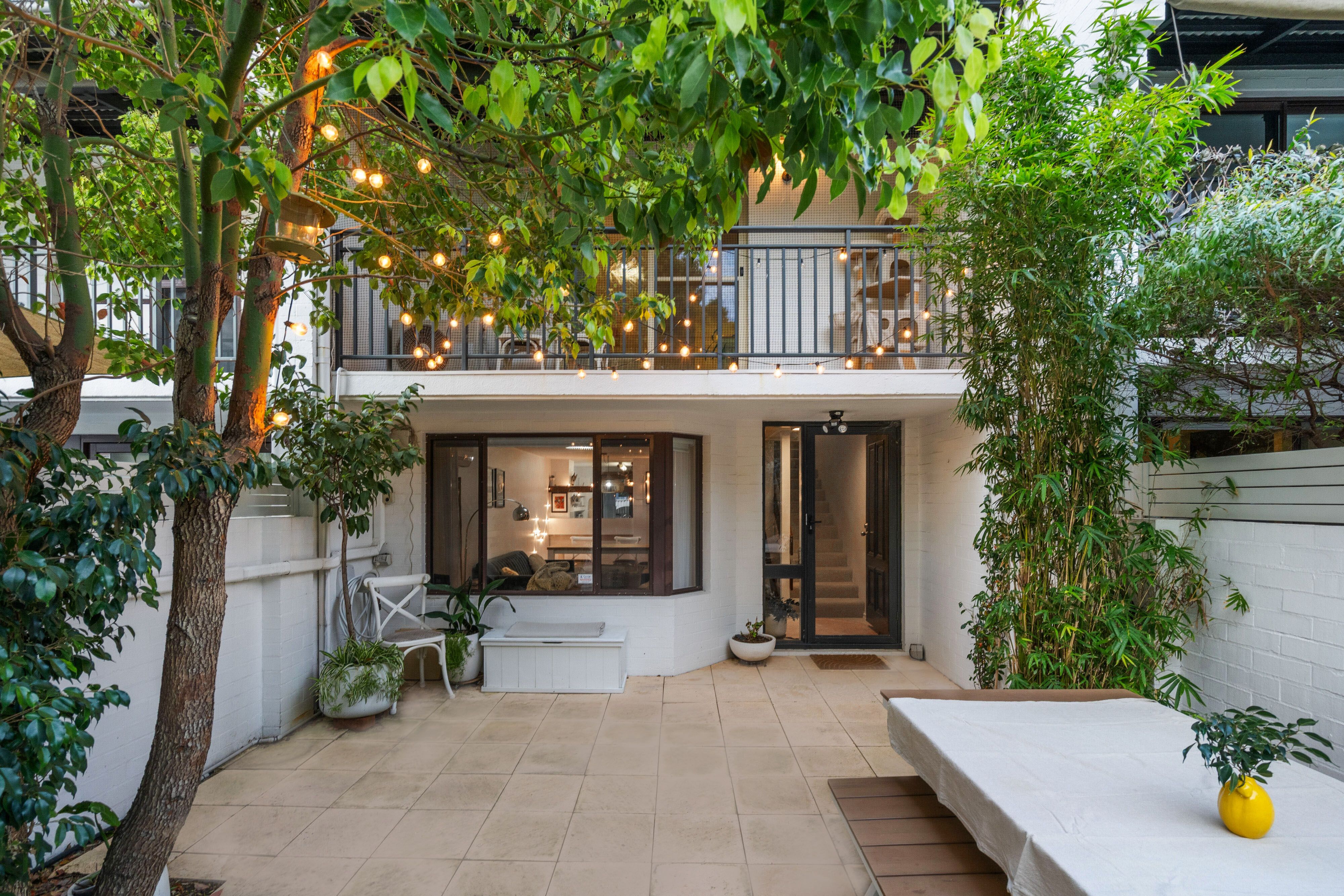 2/360 Mill Point Road — photo from Ray White South Perth