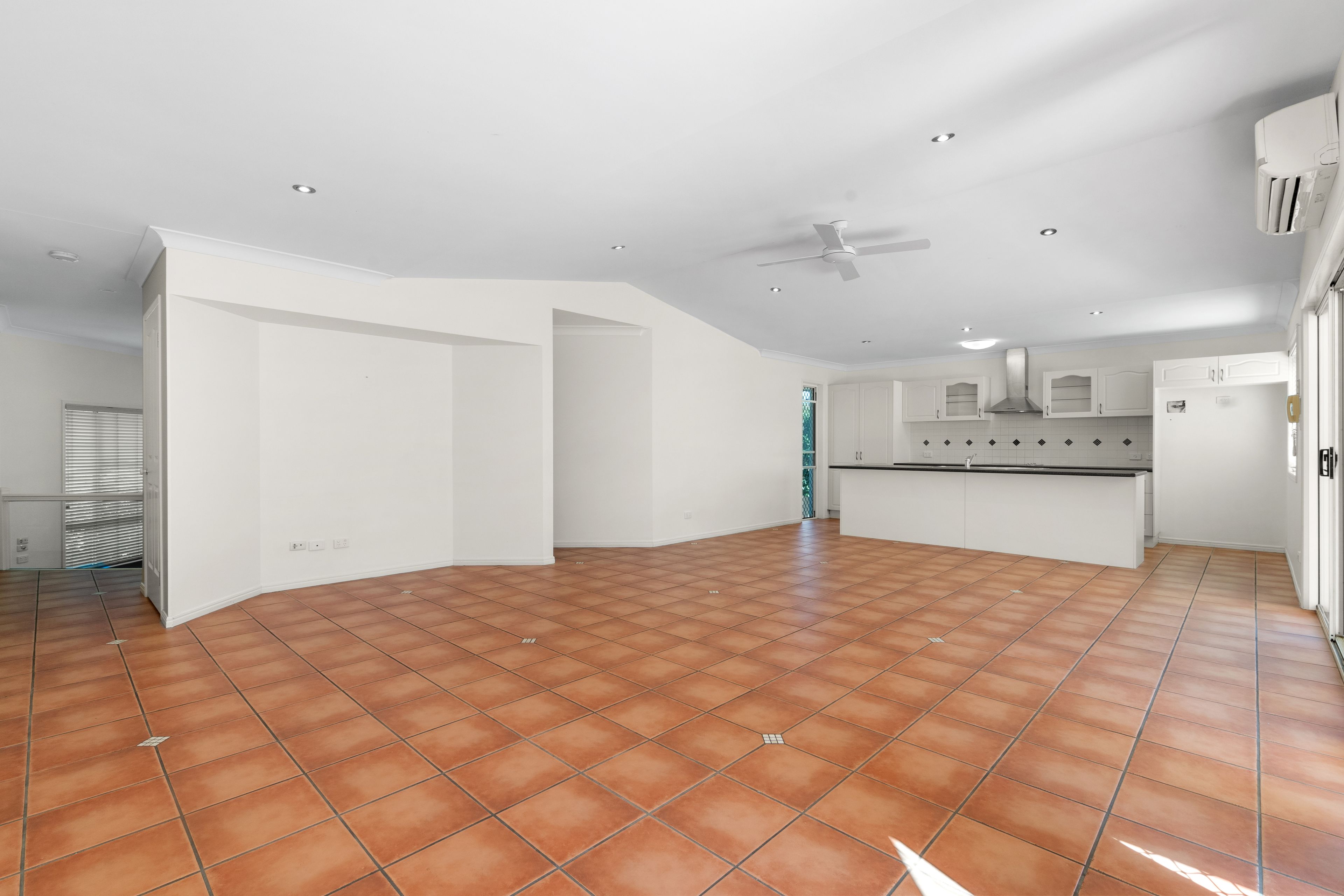 4 Mitchelson Close — photo 5 of 20
