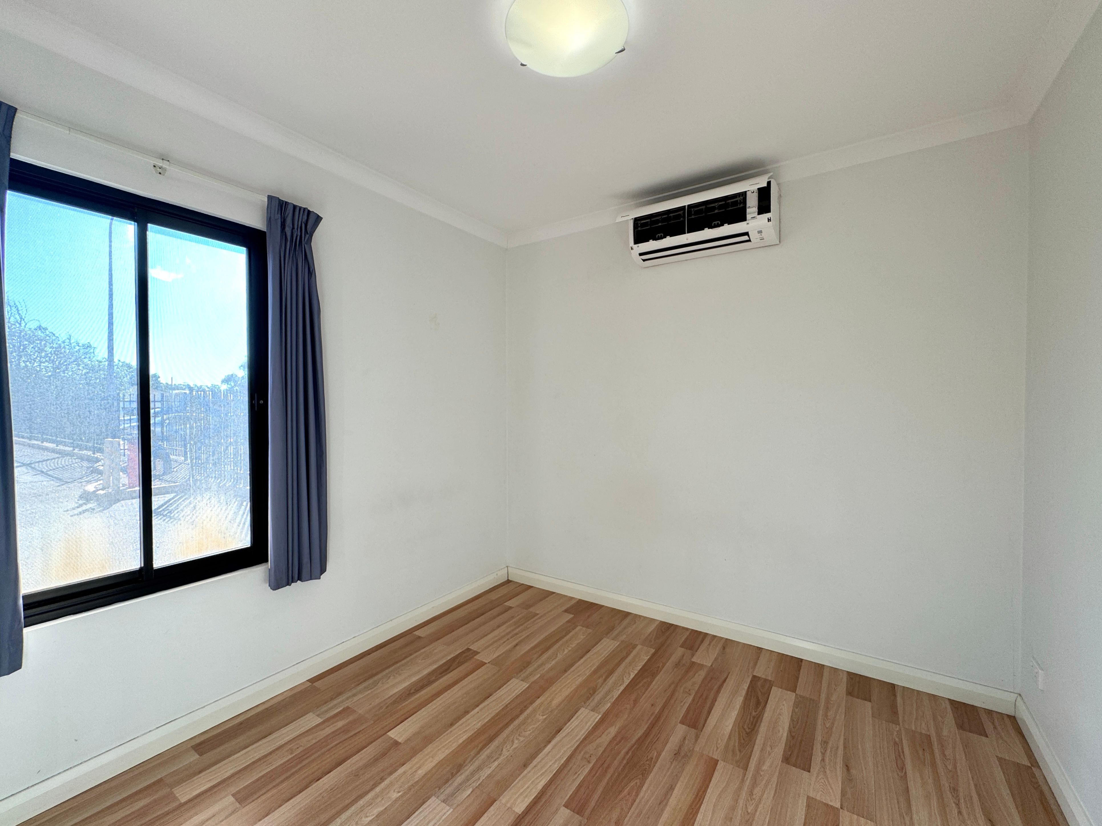 5/1 Lawson Street — photo 7 of 16