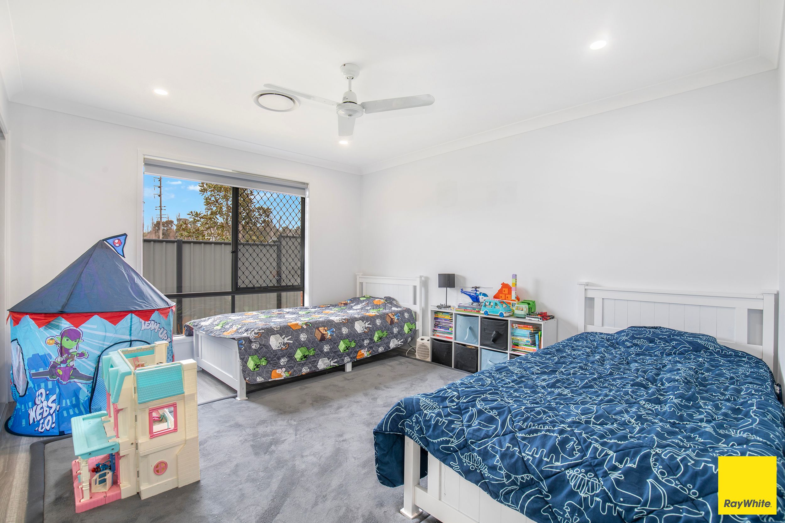 2 Greaves Close — photo 8 of 12