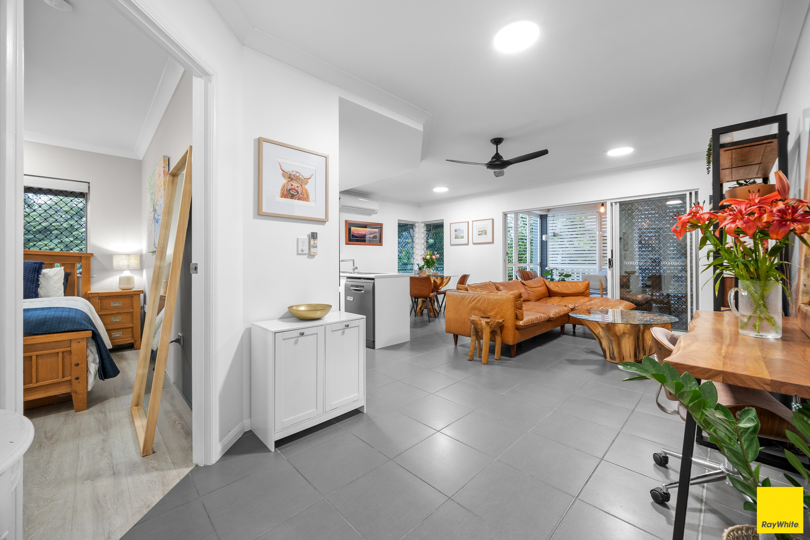 4/109 Callaghan Street, Mooroobool, QLD 4870