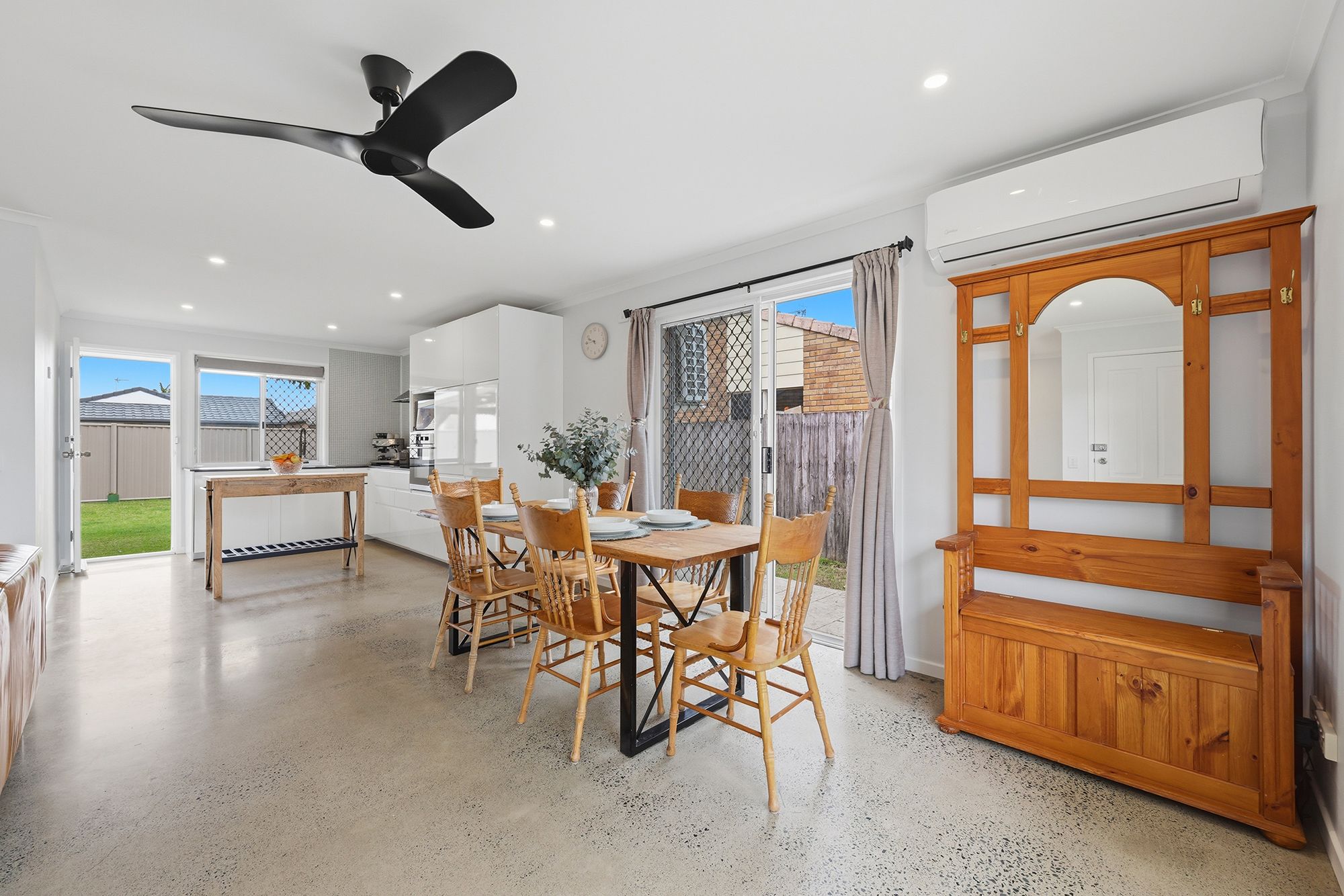 11 Capiten Court — photo 4 of 25