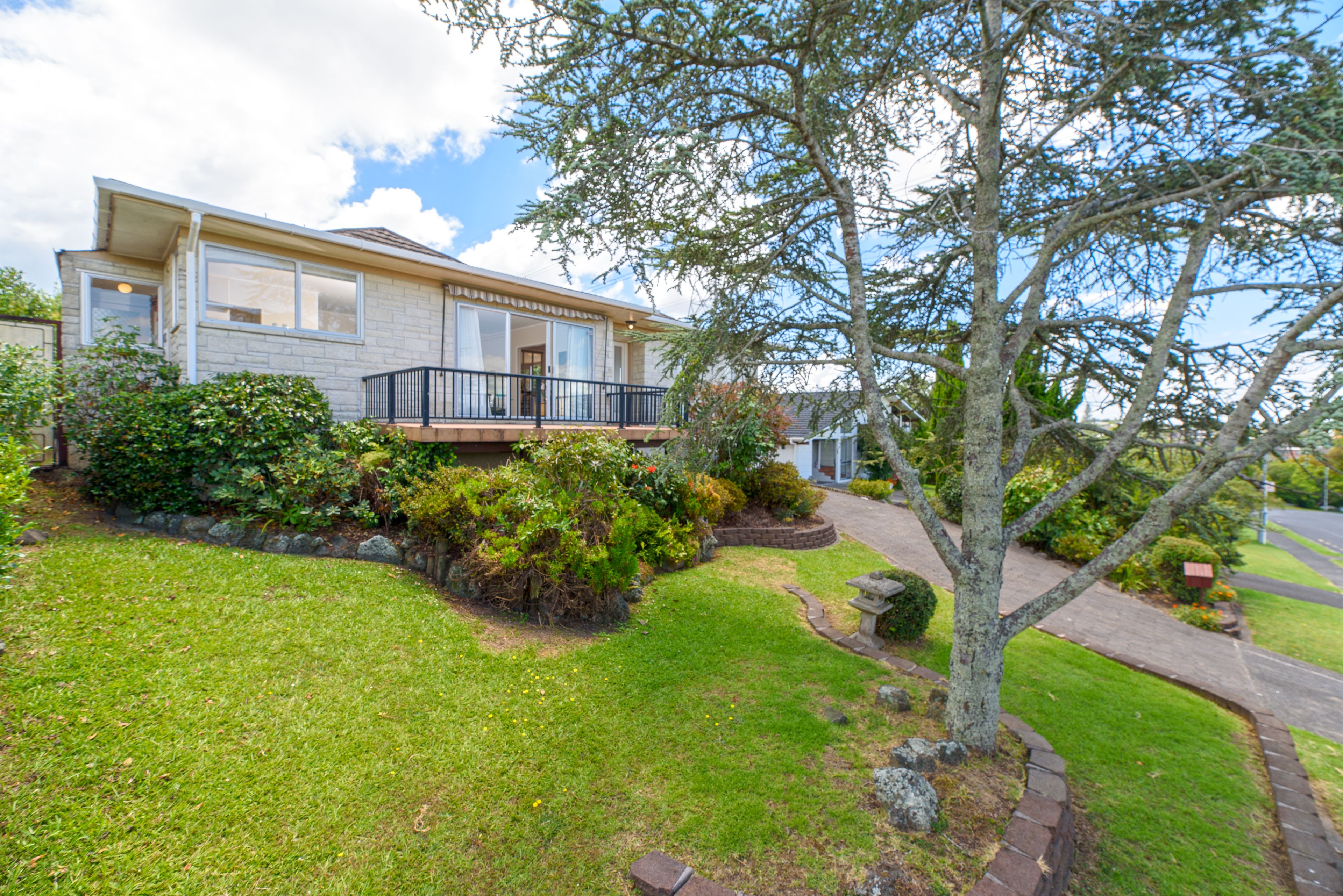 39 Halsey Drive, Lynfield, Auckland City