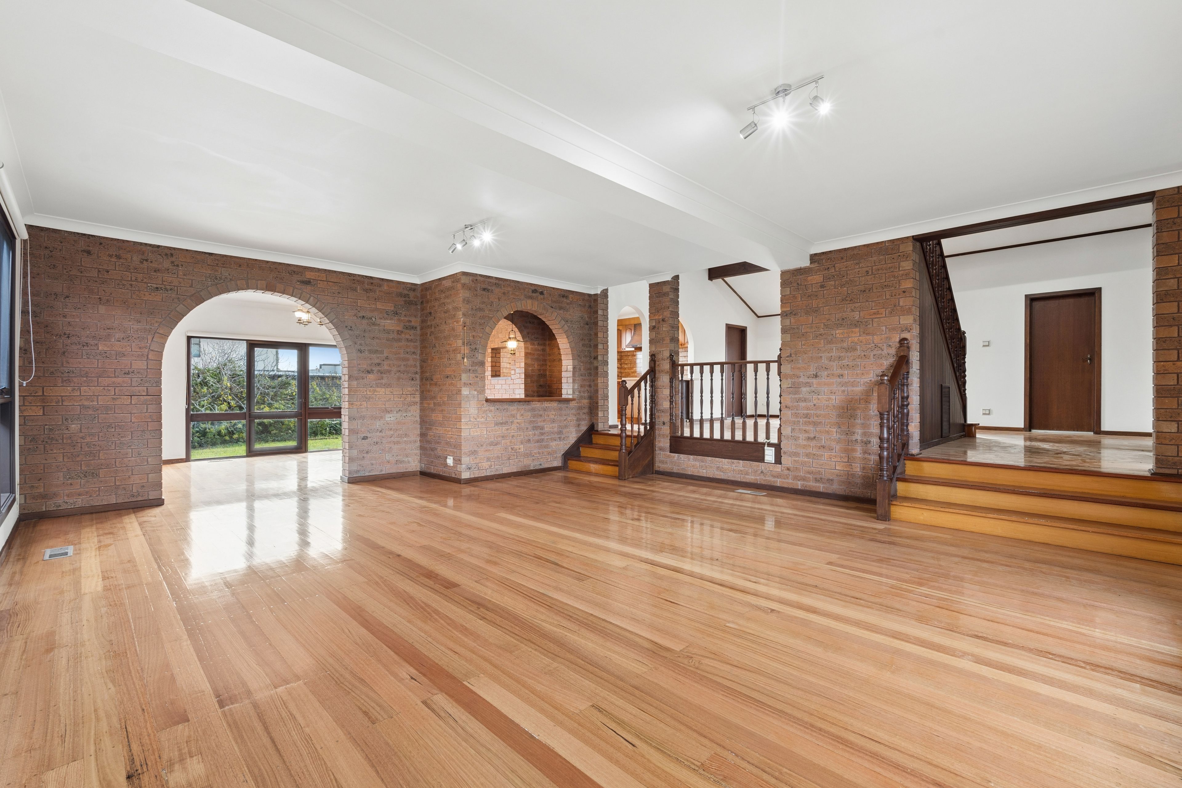 35 Willow Drive — photo 5 of 14