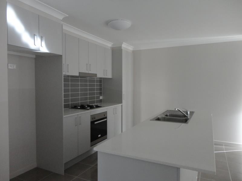 4/6 Pendraat Parade, Hope Island, QLD 4212