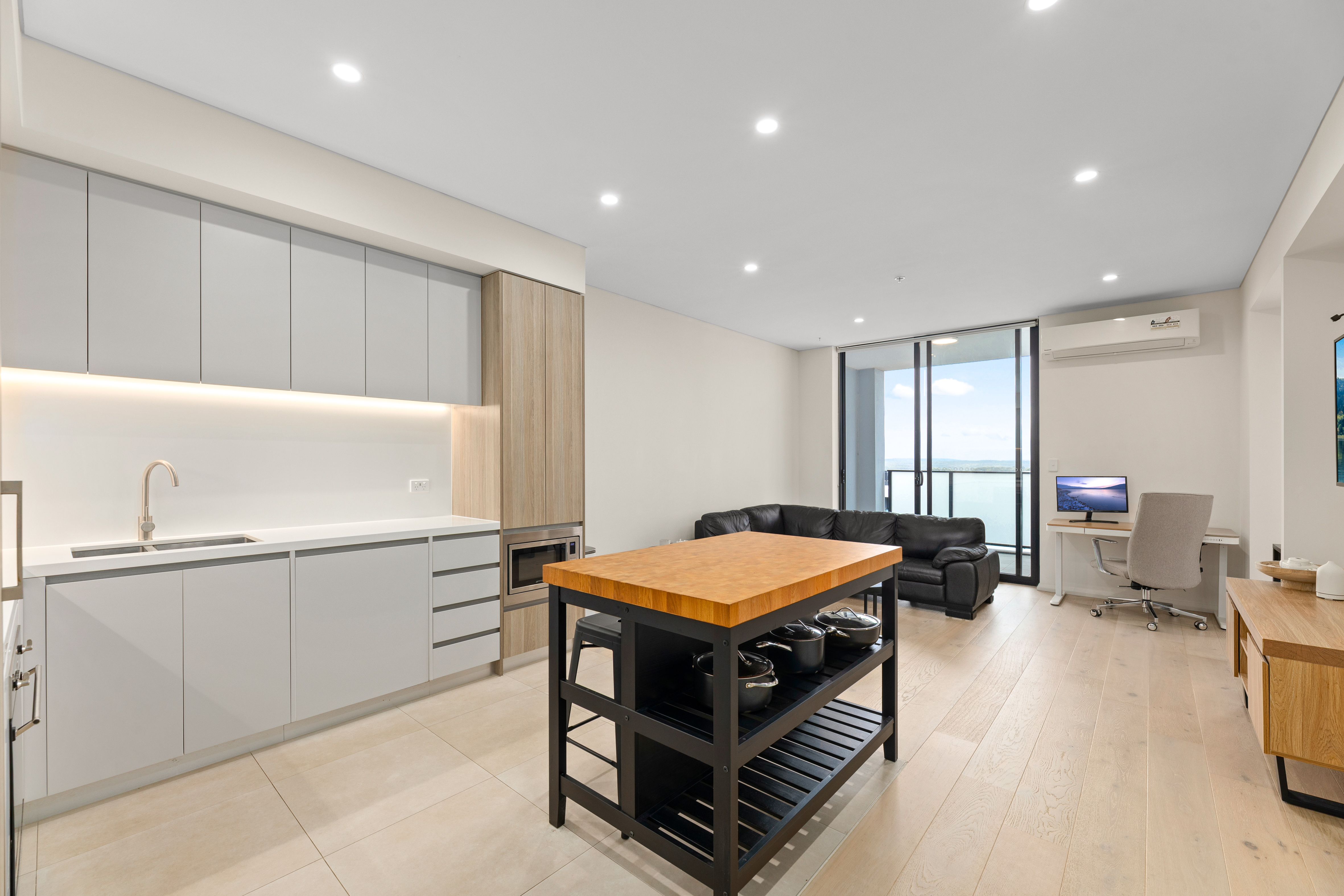 605B/8 Village Place, Kirrawee, NSW 2232