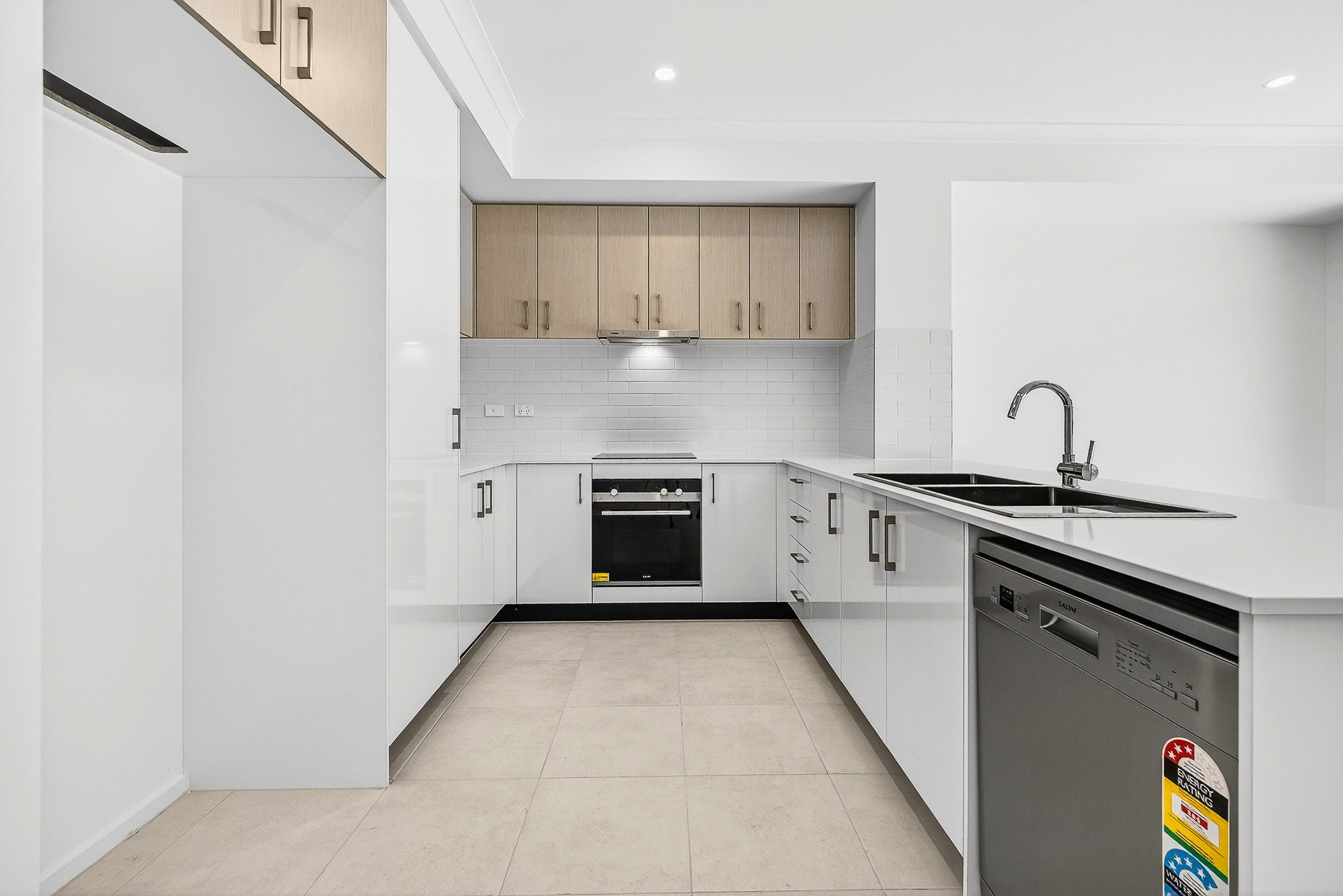 2 Noble Mews, Clyde North, VIC 3978