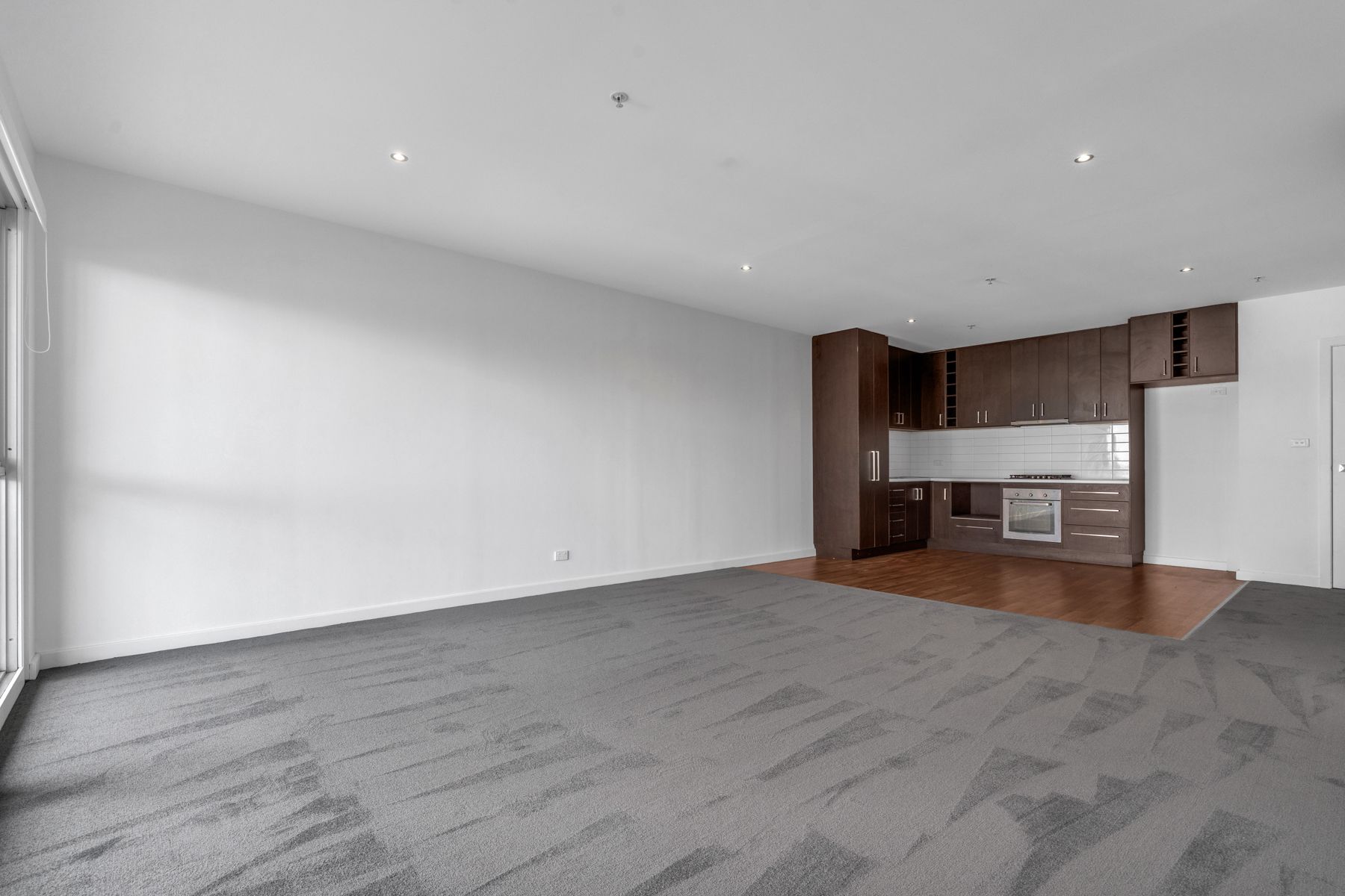 21/777 Bell Street — photo 7 of 16