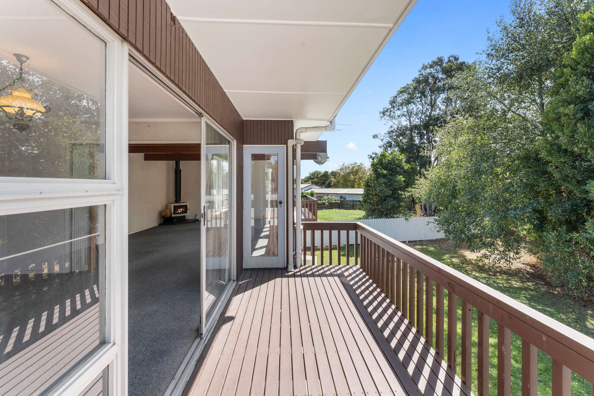 14 Lawrence Crescent photo 2