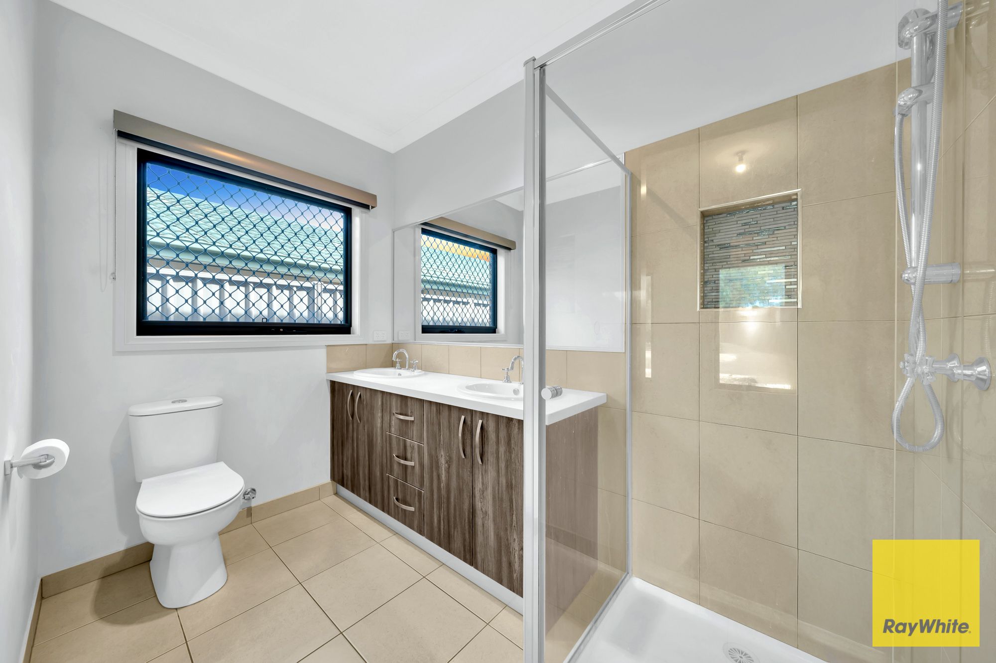 12 Mckenzie Crescent — photo 15 of 26