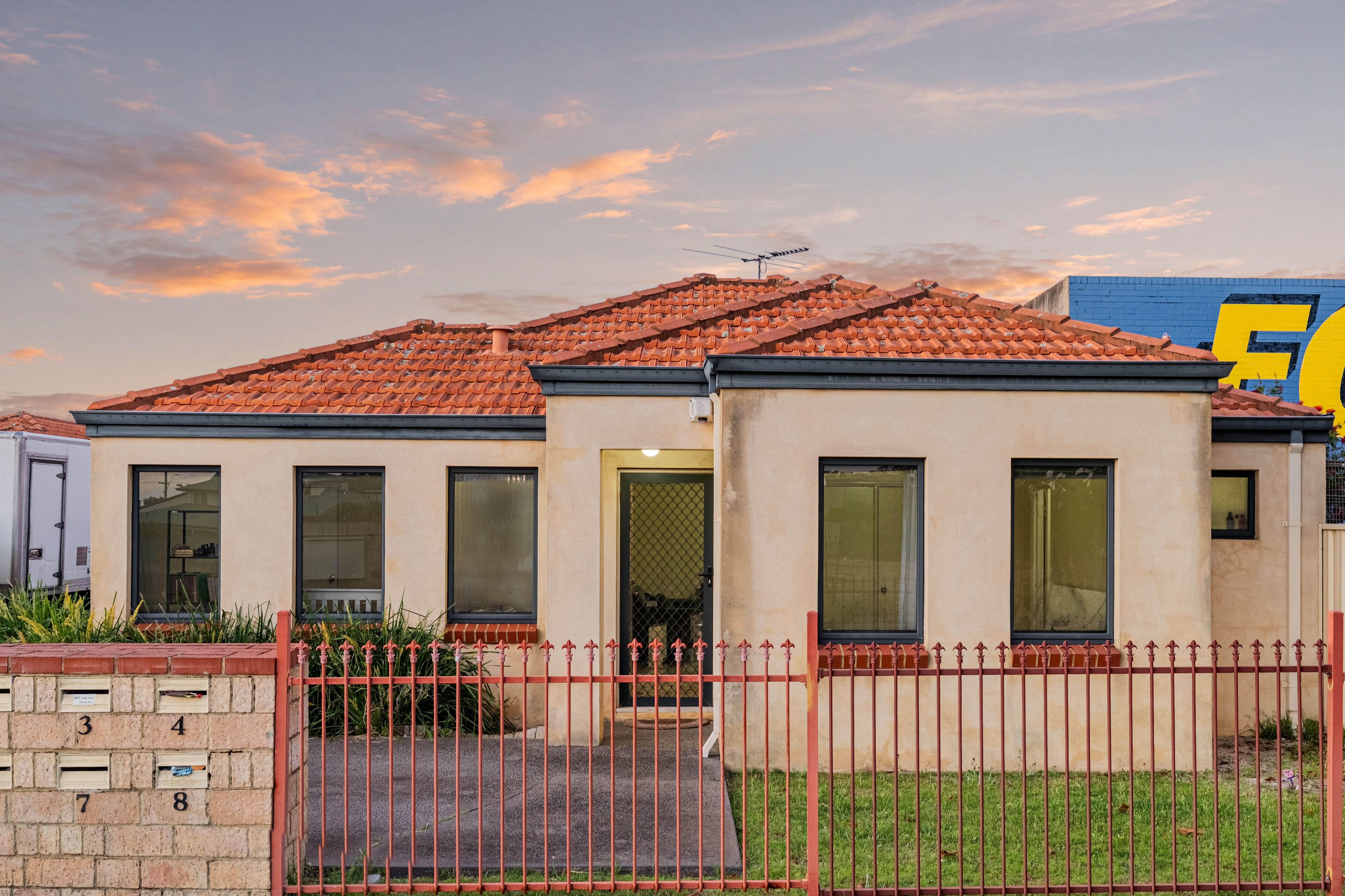 7/3 Stoke Place — photo from Ray White Armadale City