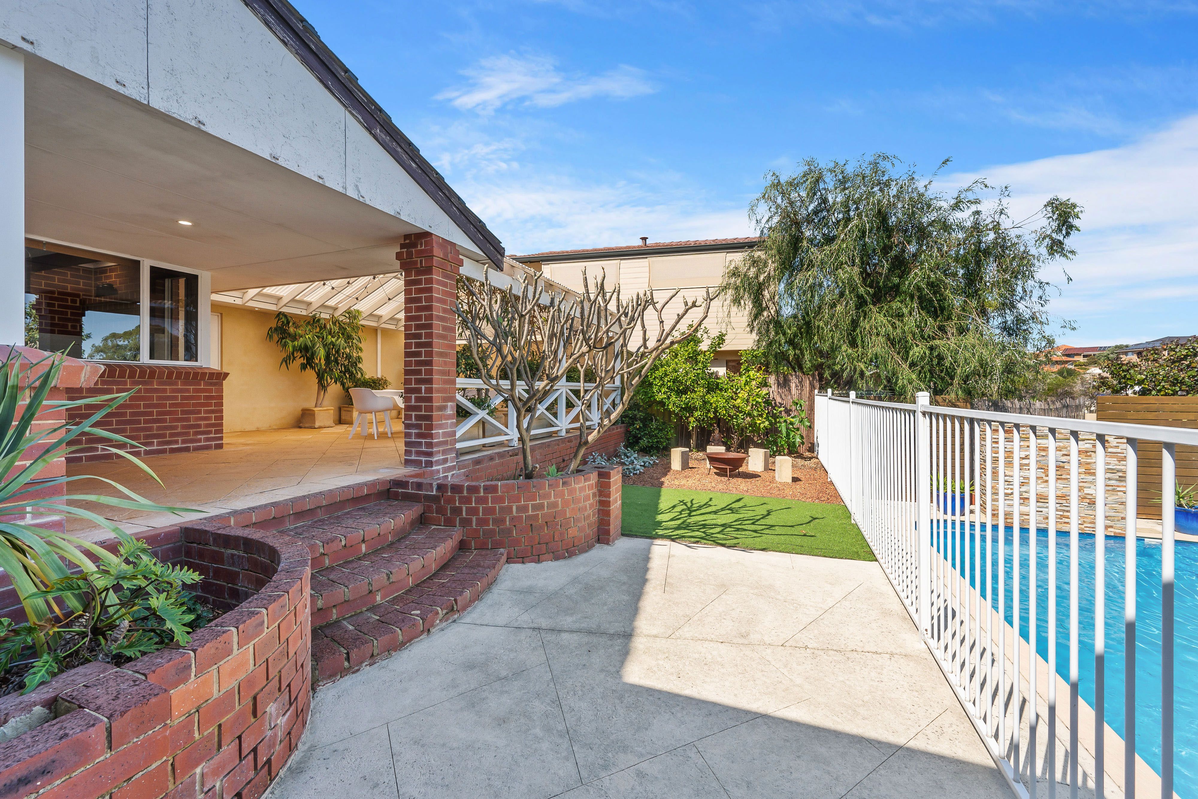 15 Barranjoey Way — photo 25 of 27