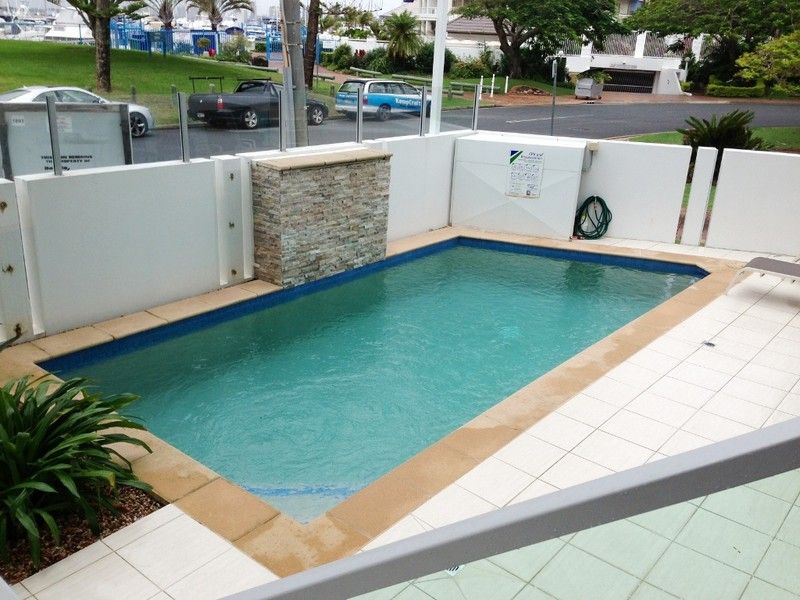 4/10 Oatland Esplanade, Runaway Bay, QLD 4216