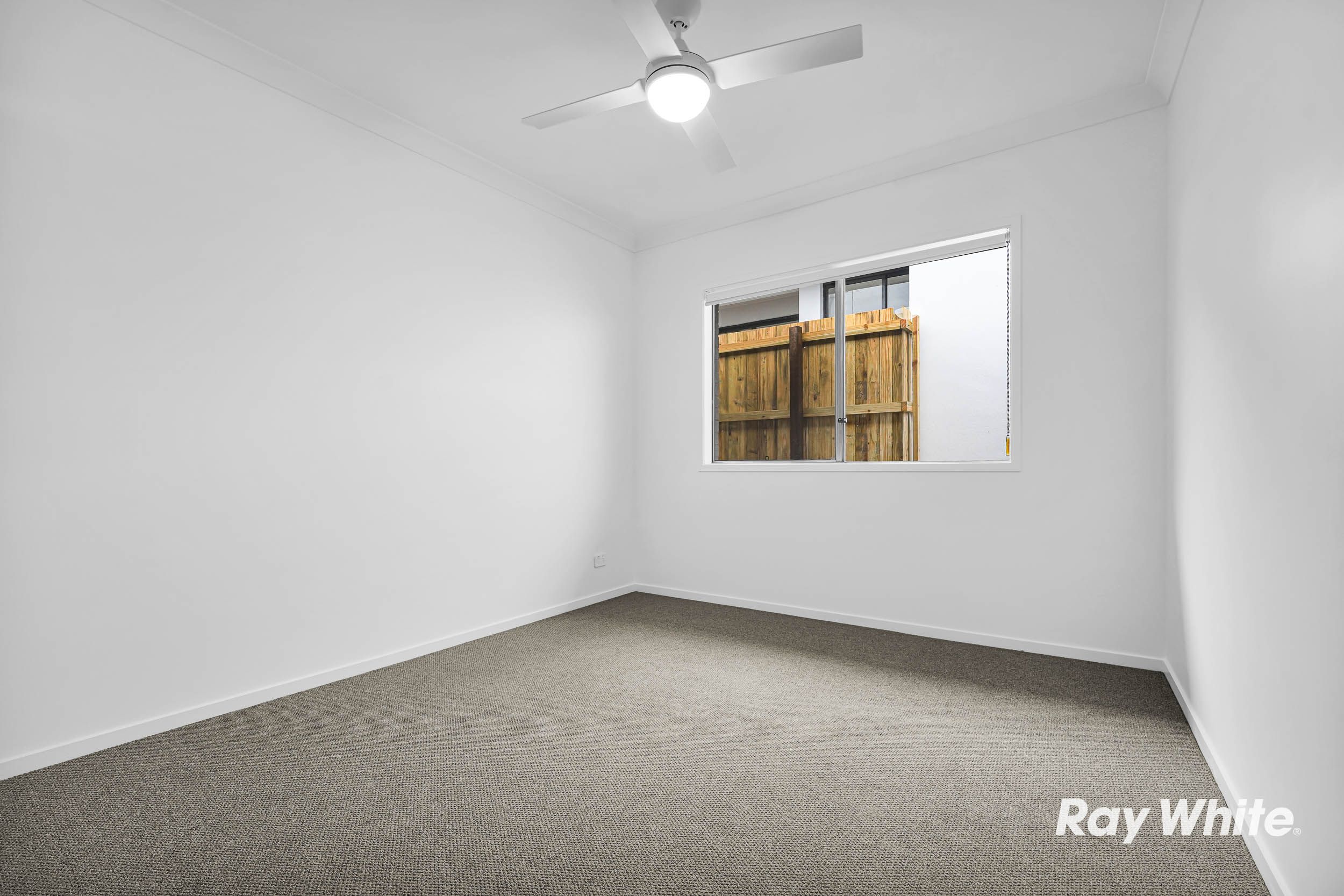 96 Auburn Crescent — photo 7 of 13