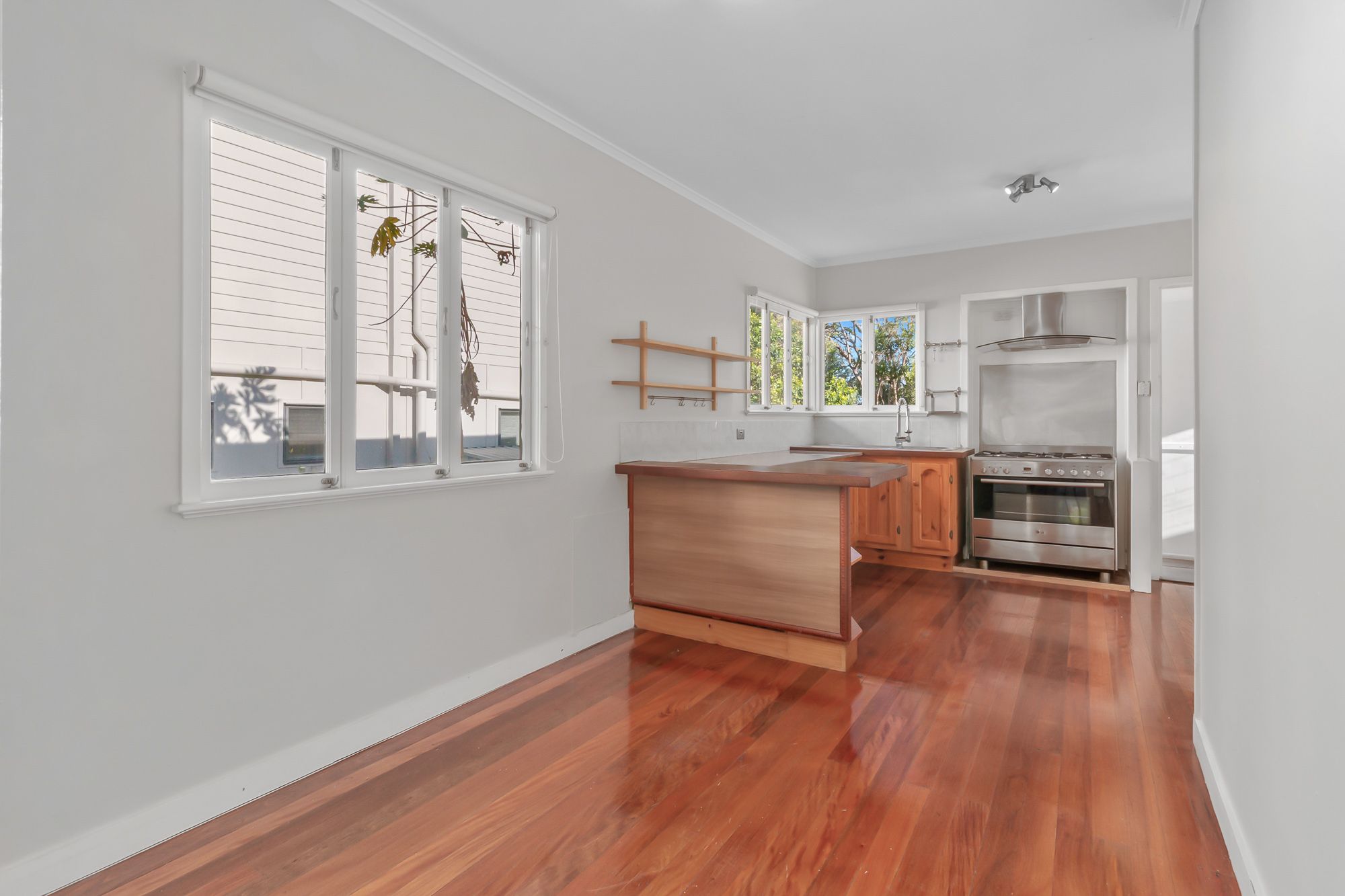 82 King Arthur Terrace, Tennyson, QLD 4105