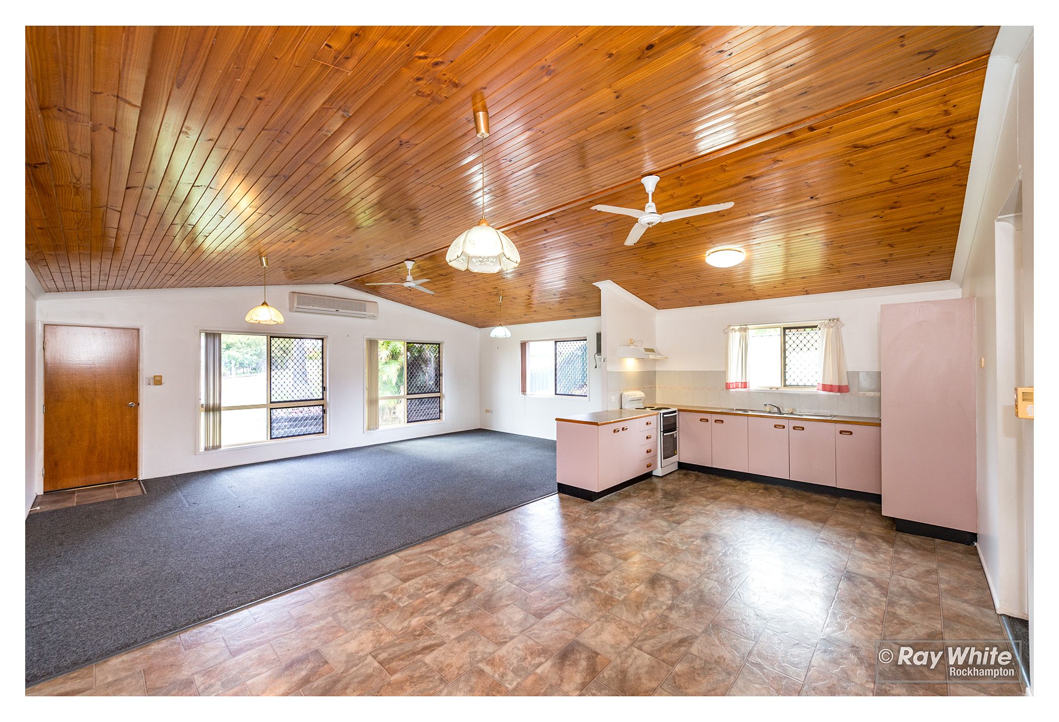 2 Wafer Court, Norman Gardens, QLD 4701