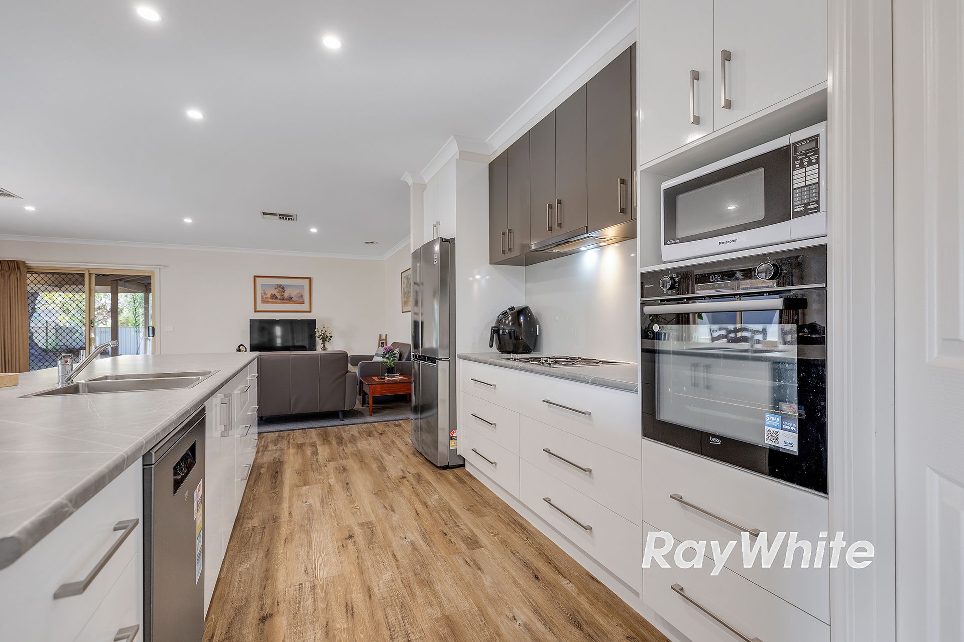 49 Baynes Street — photo 8 of 29