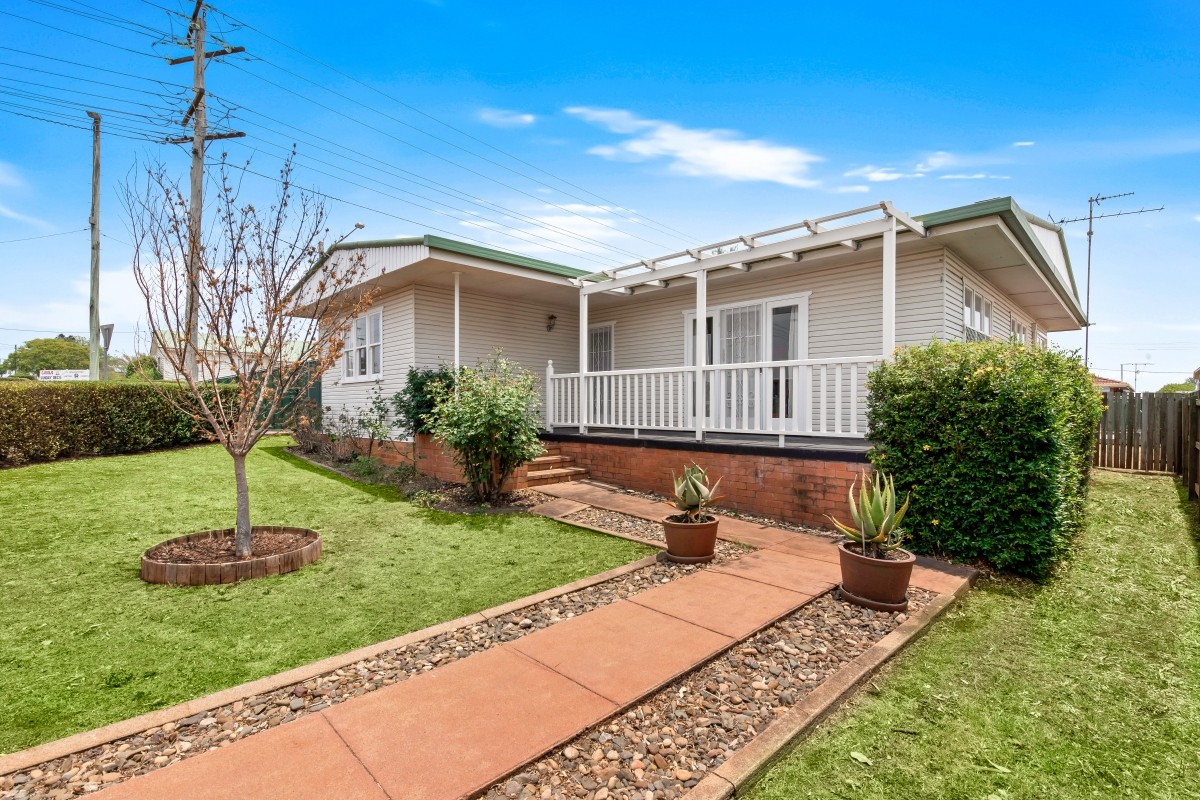 229 North Street, Rockville, QLD 4350