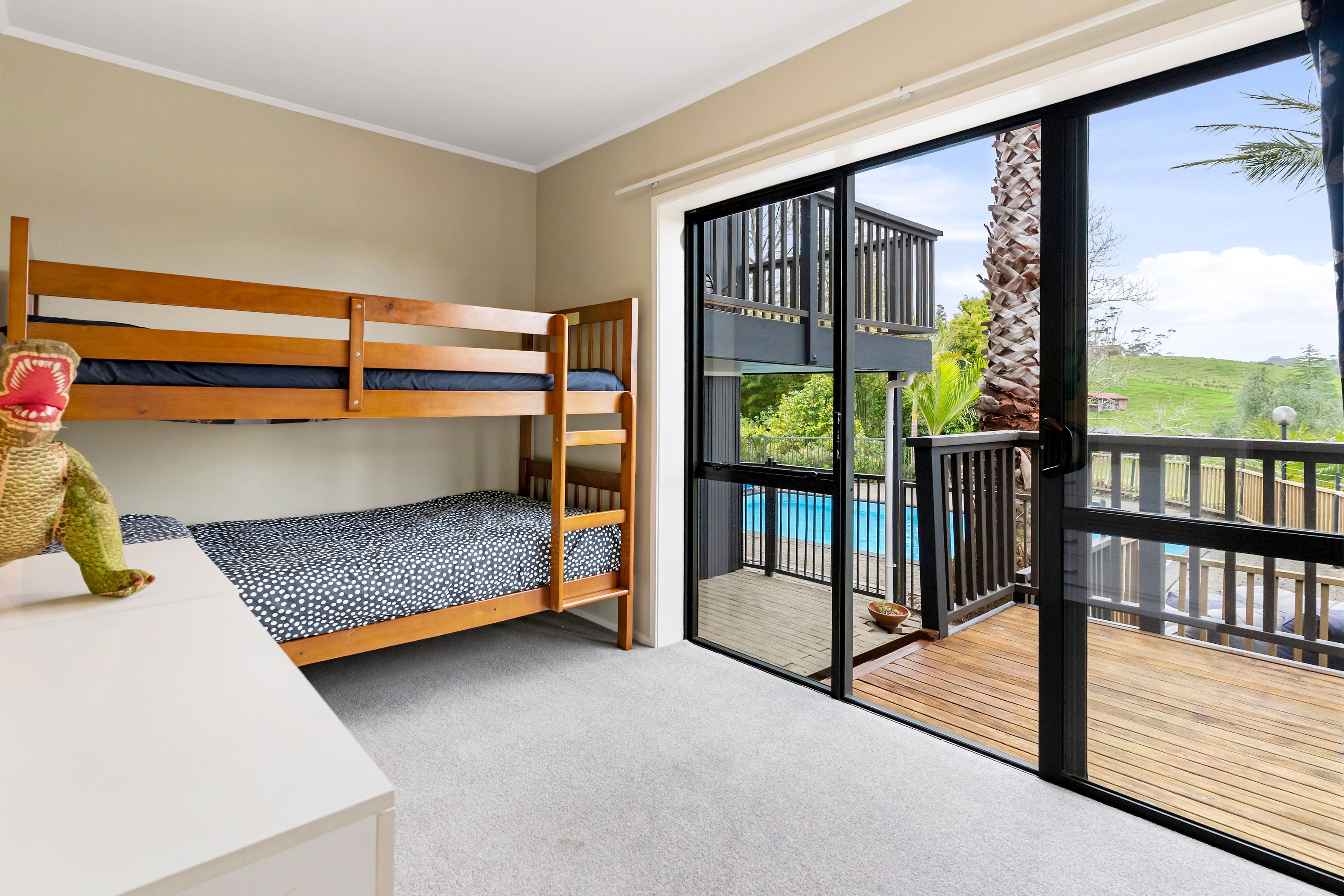 197 Forest Hill Road, Waiatarua, Waitakere City