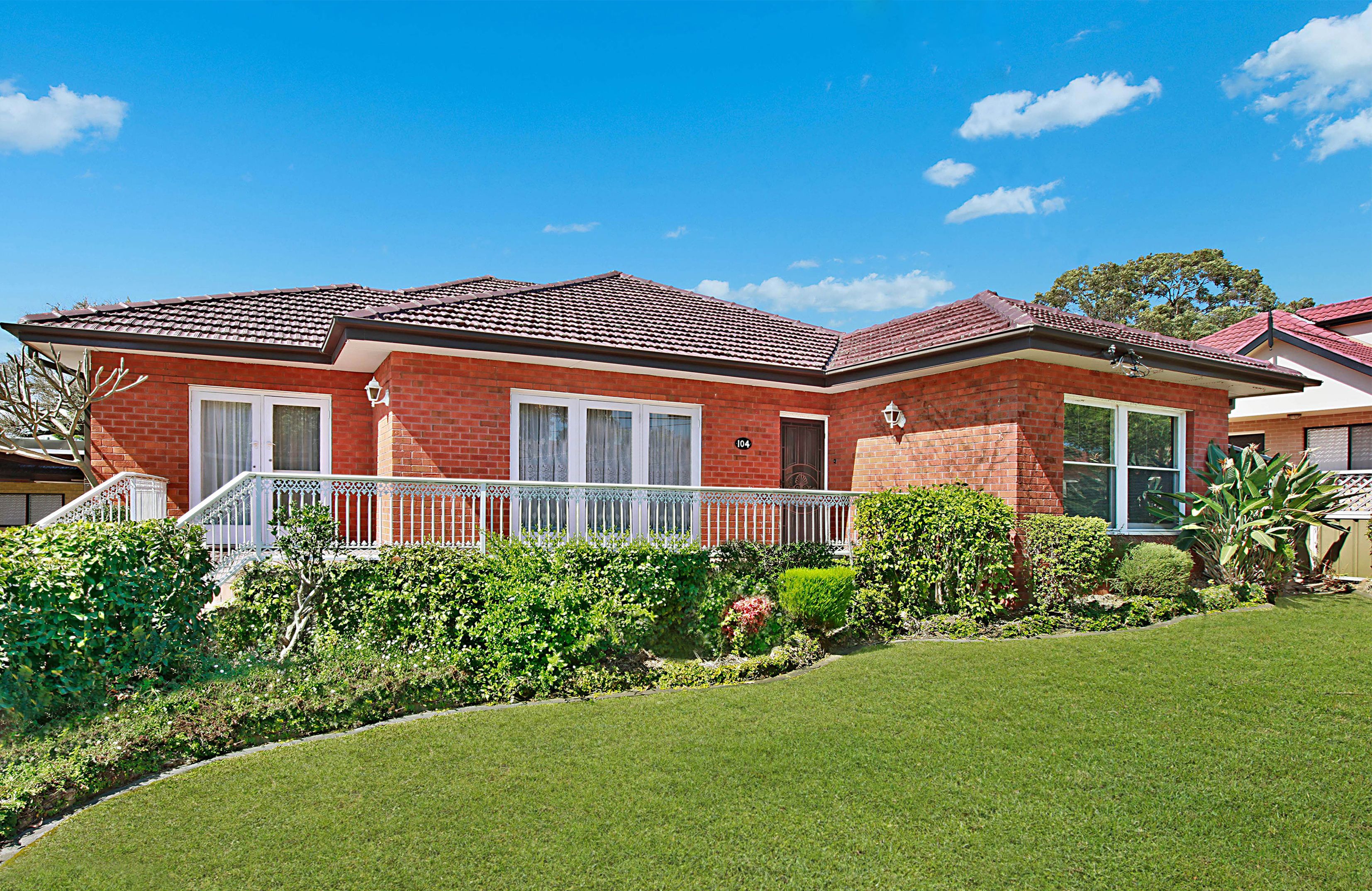 104 Caroline Street, Kingsgrove, NSW 2208
