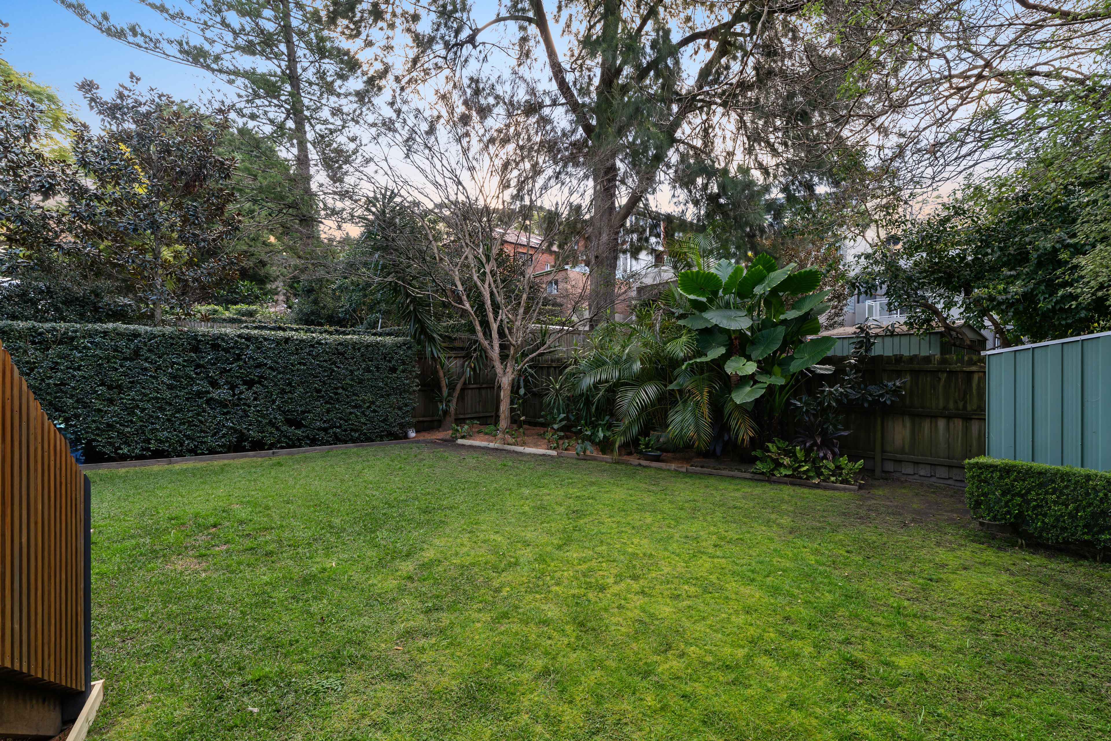 2/4 Fall Street — photo 10 of 15