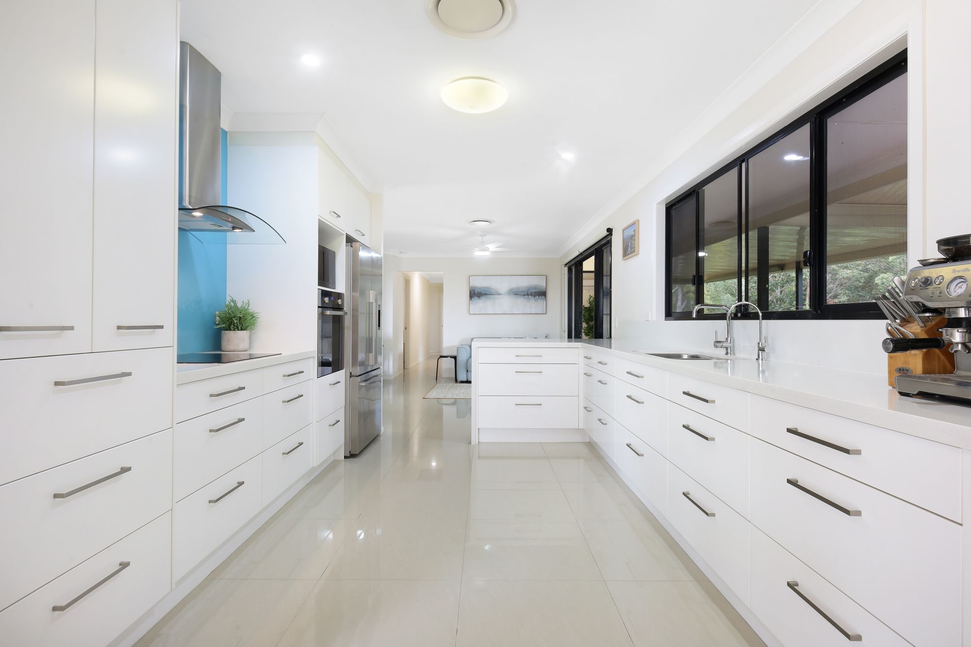 19 Raffles Court — photo 10 of 28