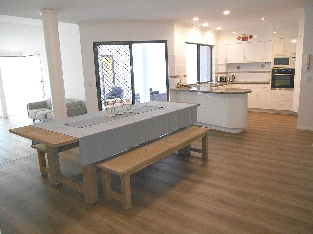 142/125 Santa Cruz Boulevard, Clear Island Waters, QLD 4226