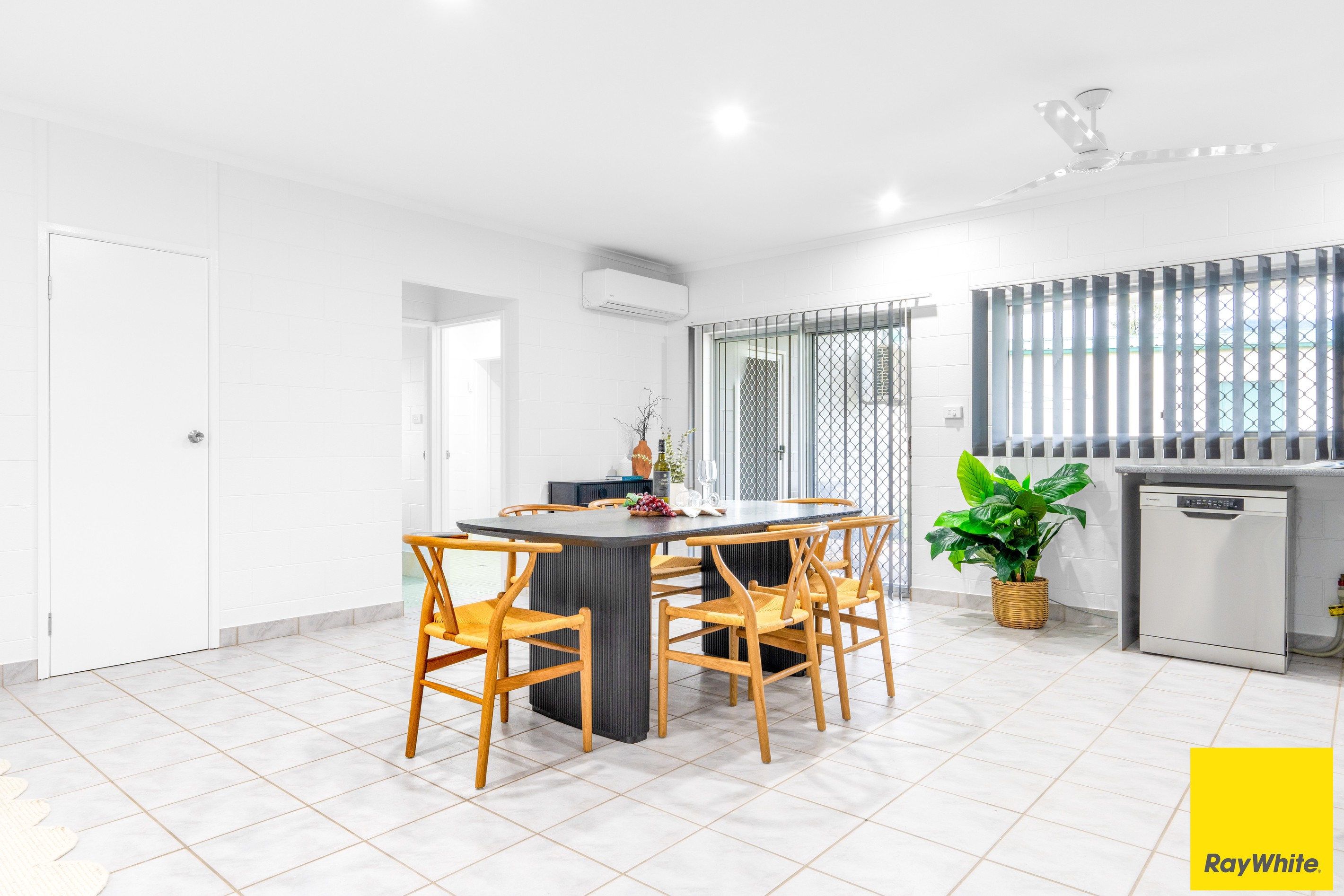 9 Pera Close, Bentley Park, QLD 4869