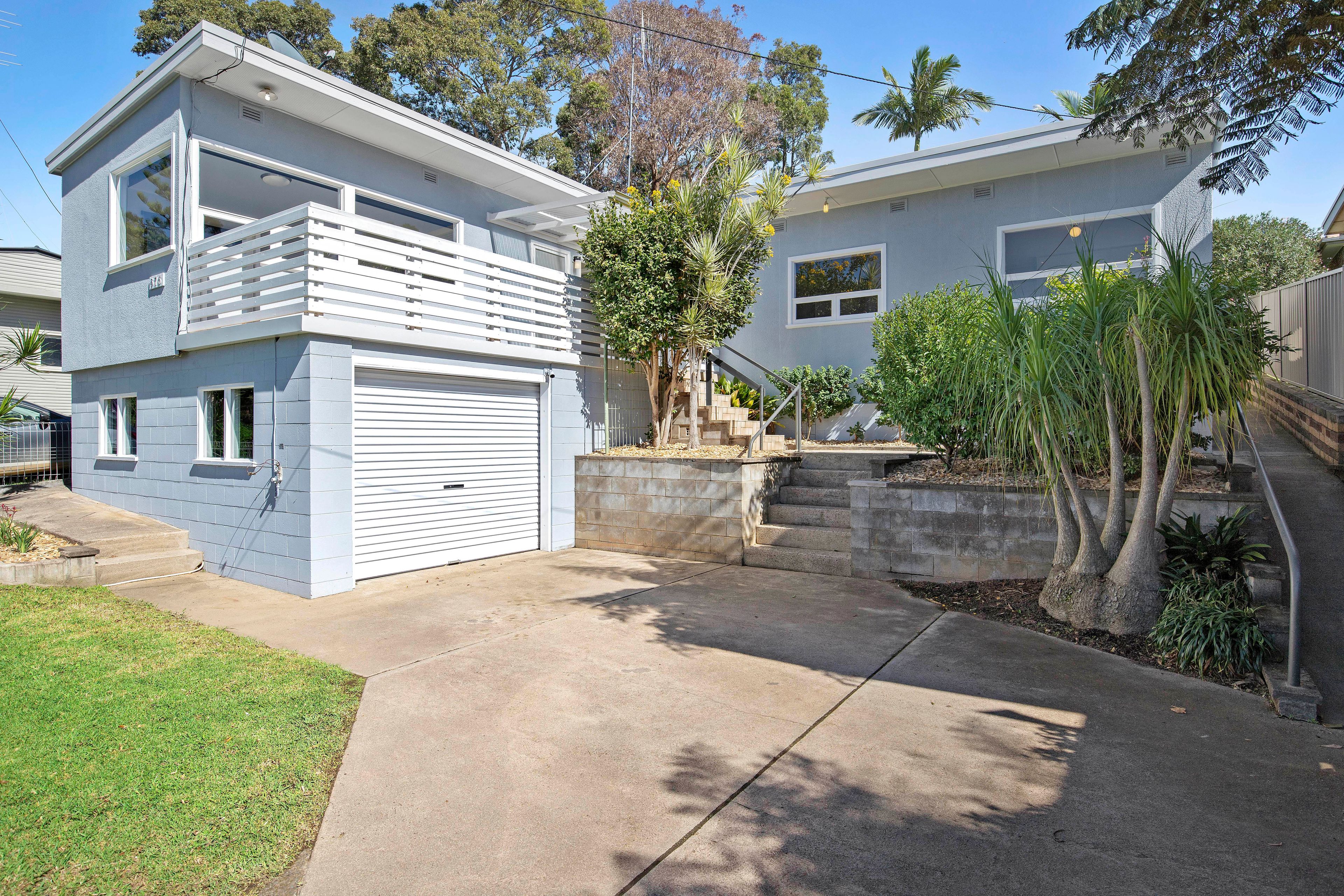 576 Beach Road