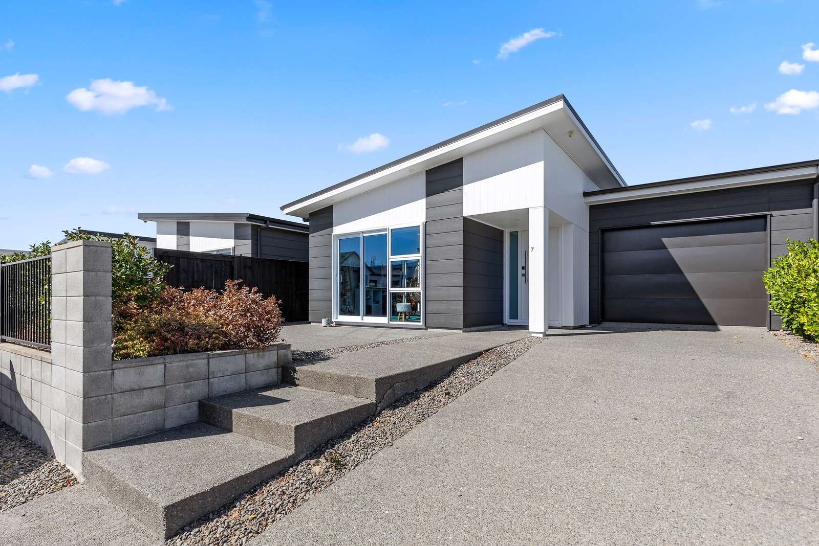 7 Manaia Place photo 14