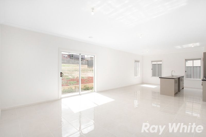 3 Carey Crescent, Pakenham, VIC 3810
