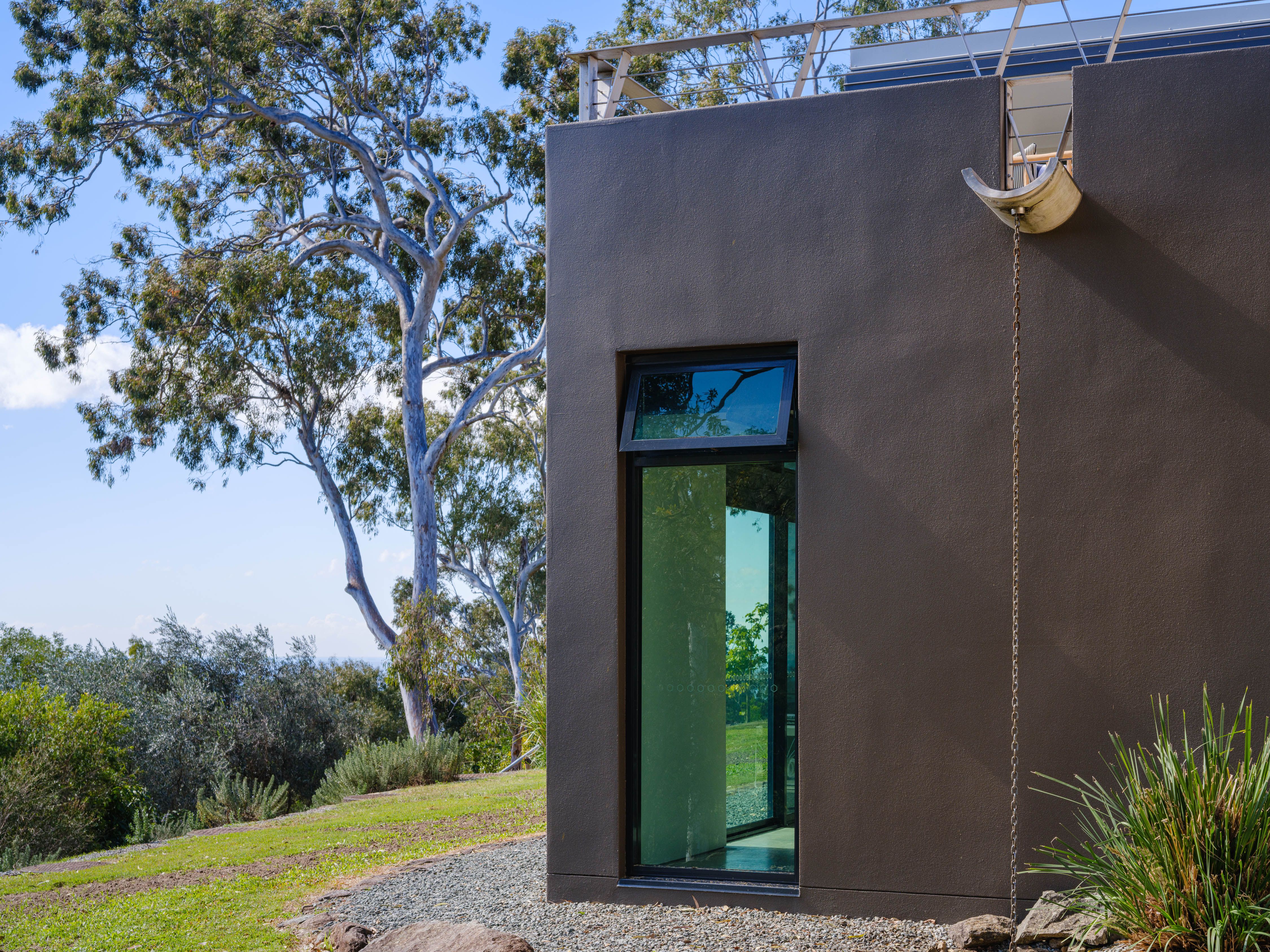 Architectural Masterpiece with Panoramic Glasshouse Mountain Views — photo 14 of 28