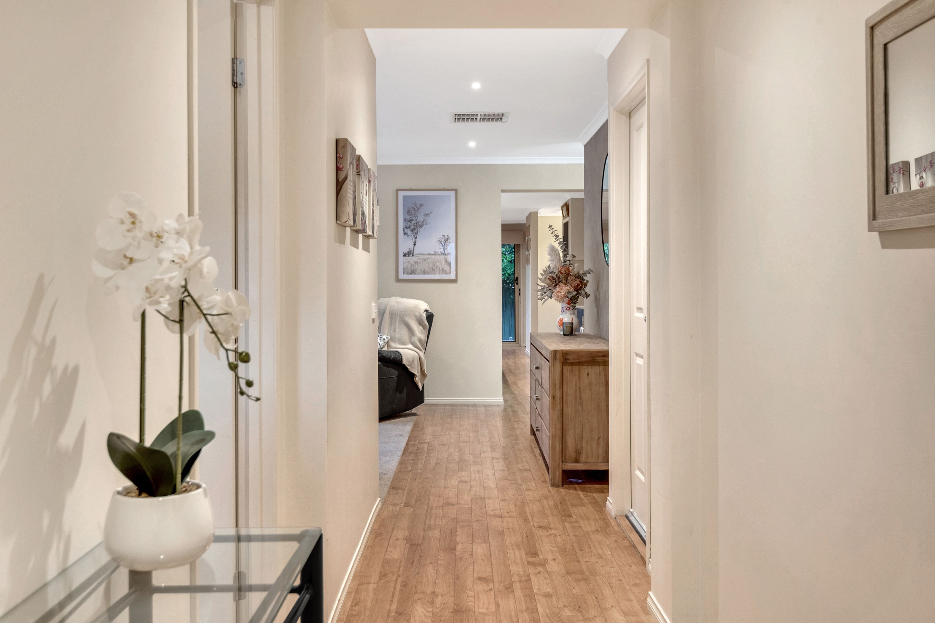 8 Penola Place, Craigieburn, VIC 3064