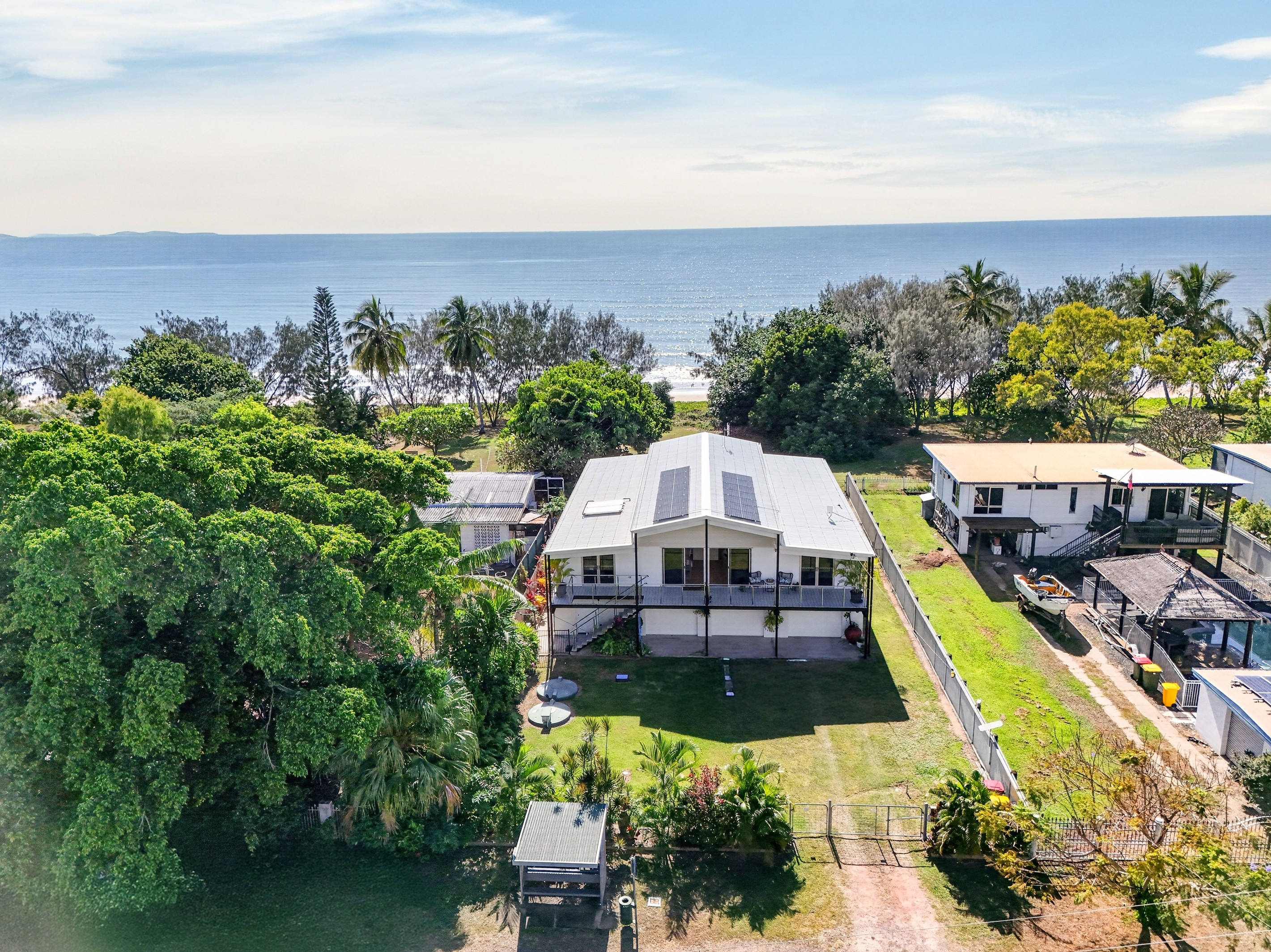 20 Reef Street, Saunders Beach, QLD 4818